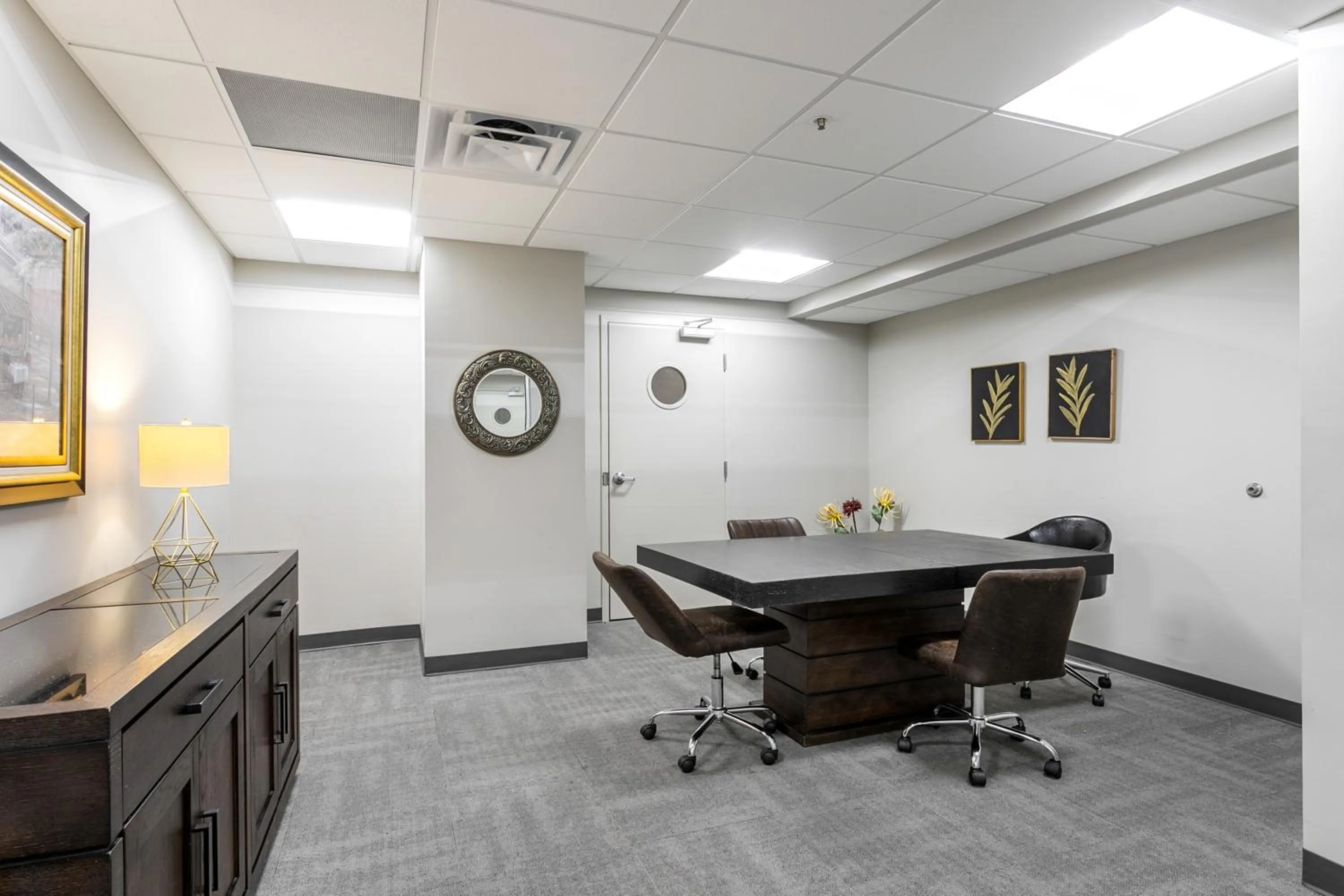 Meeting/conference room in Spacious 4BR Luxury Condo Steps to French Quarter