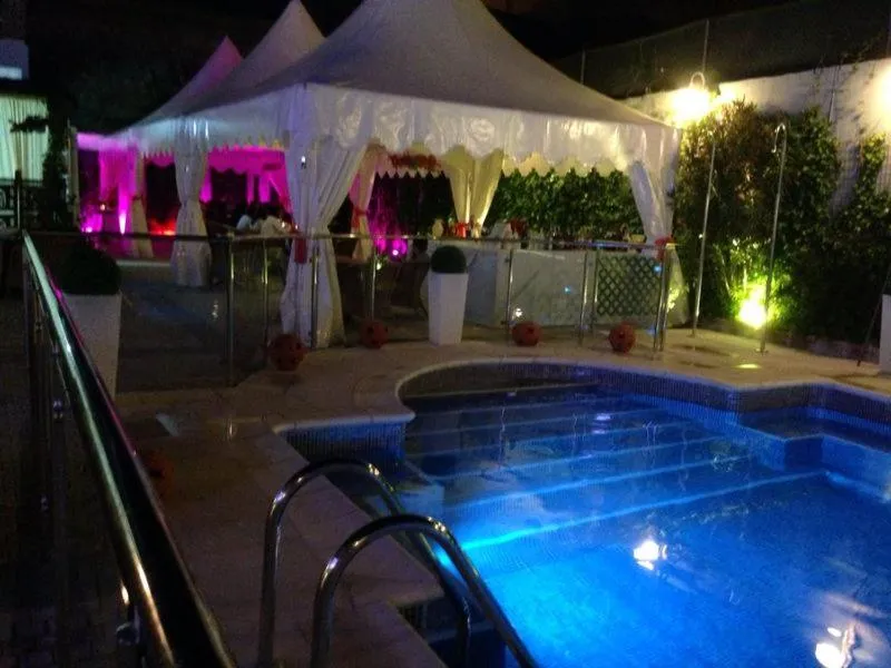 Swimming pool in Palacete de la Ochava