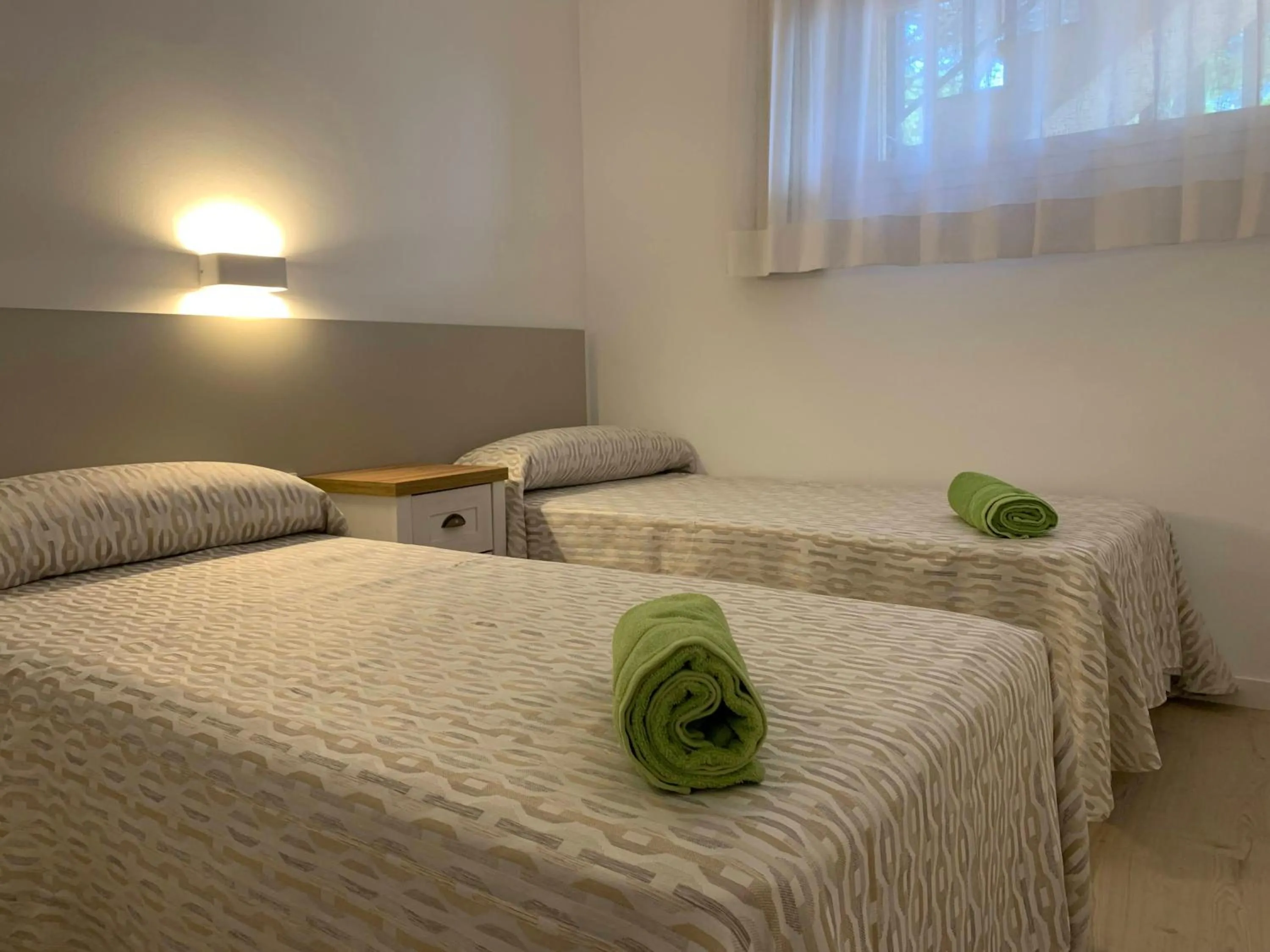 Bed in Apartamento 4 Pax a 300m Playa con acceso a piscina MP 2H