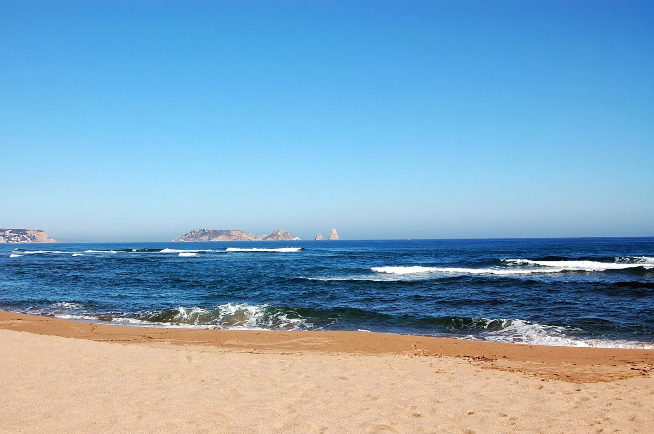 Beach in Apartamento 4 Pax a 300m Playa con acceso a piscina MP 2H