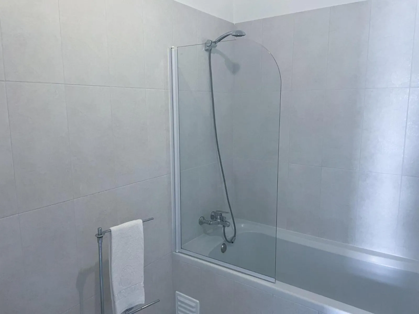 Bathroom in Beautiful apartment set in the heart of Quinta - Newly Refurbished