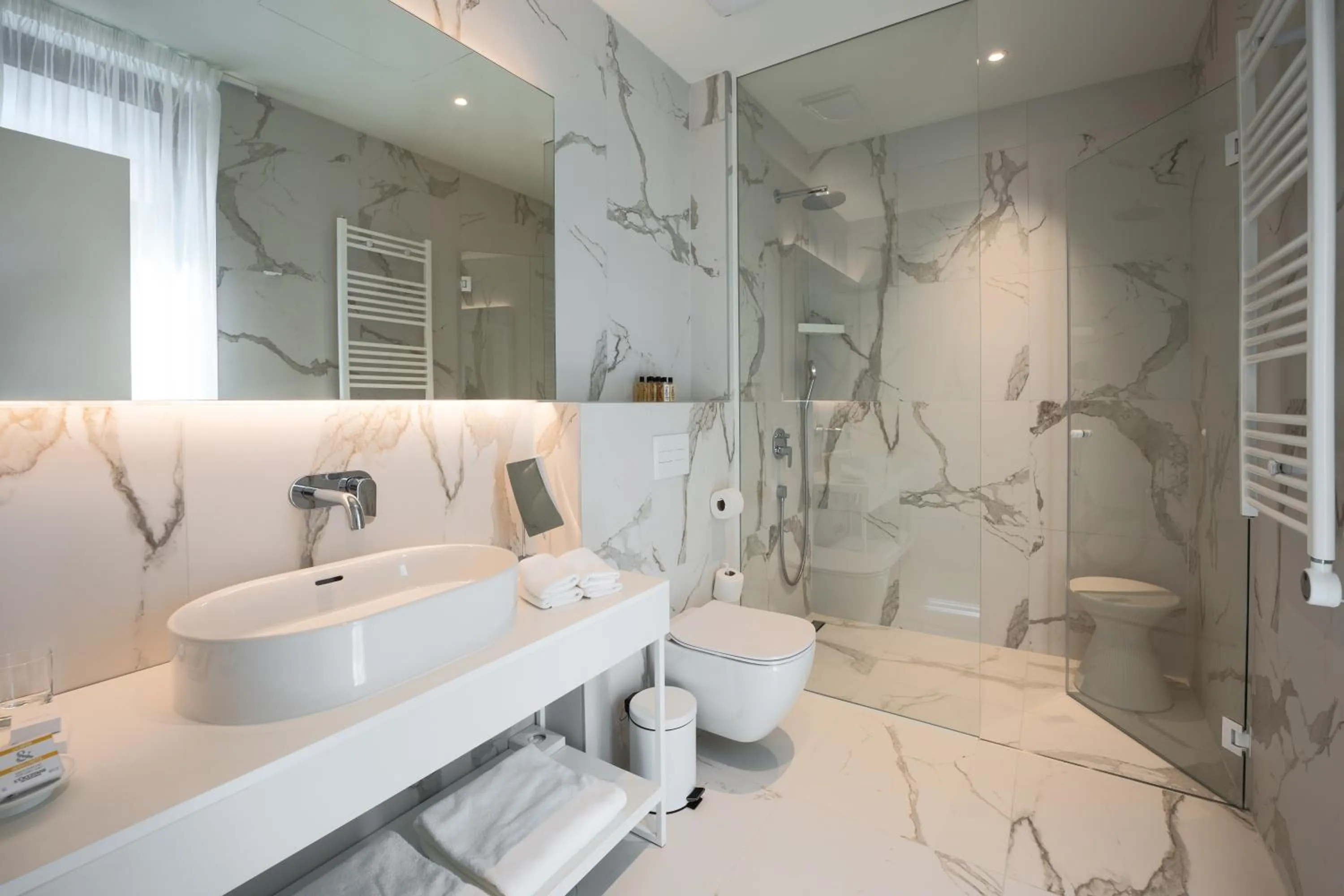 Shower in Petram Resort & Residences