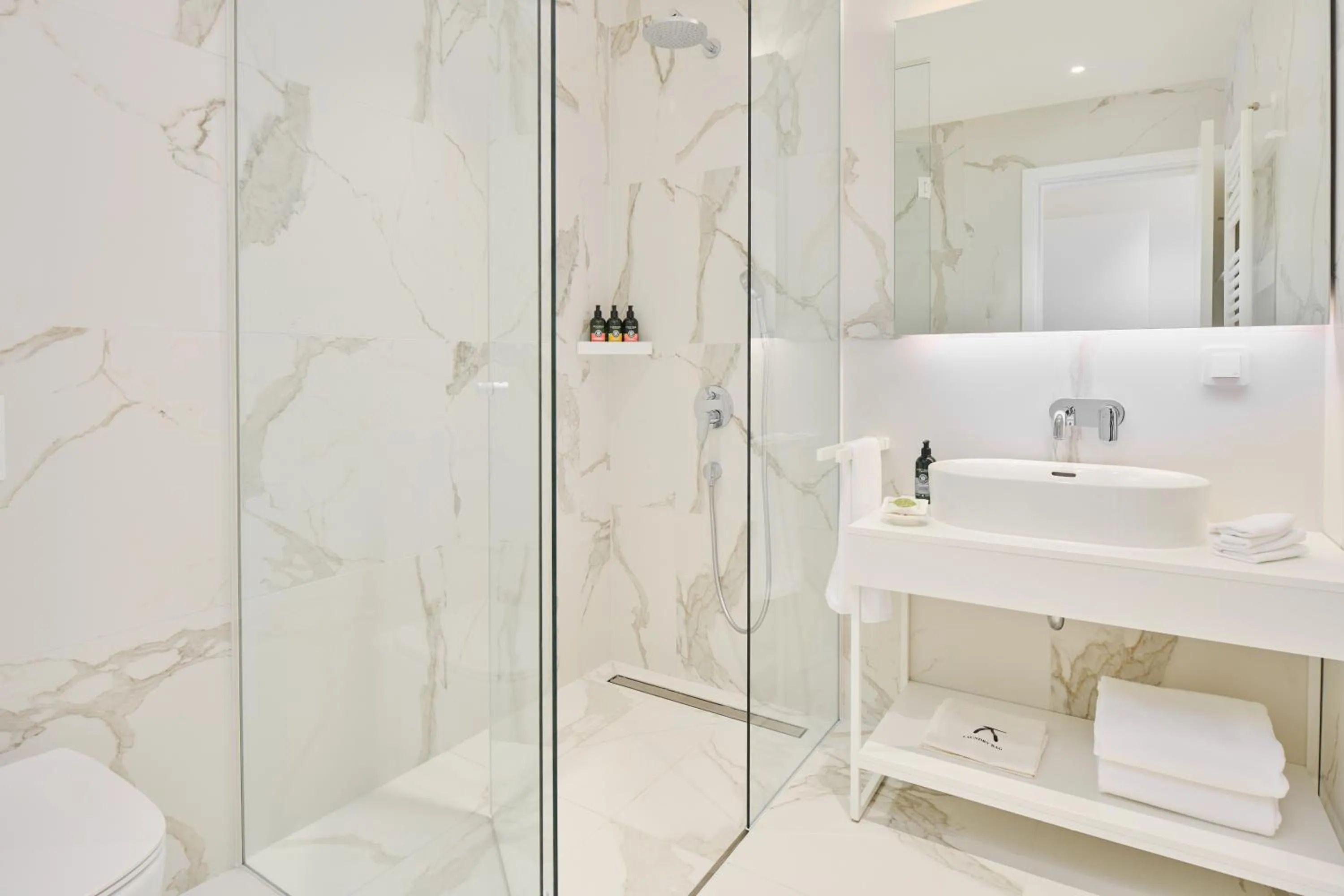 Shower in Petram Resort & Residences