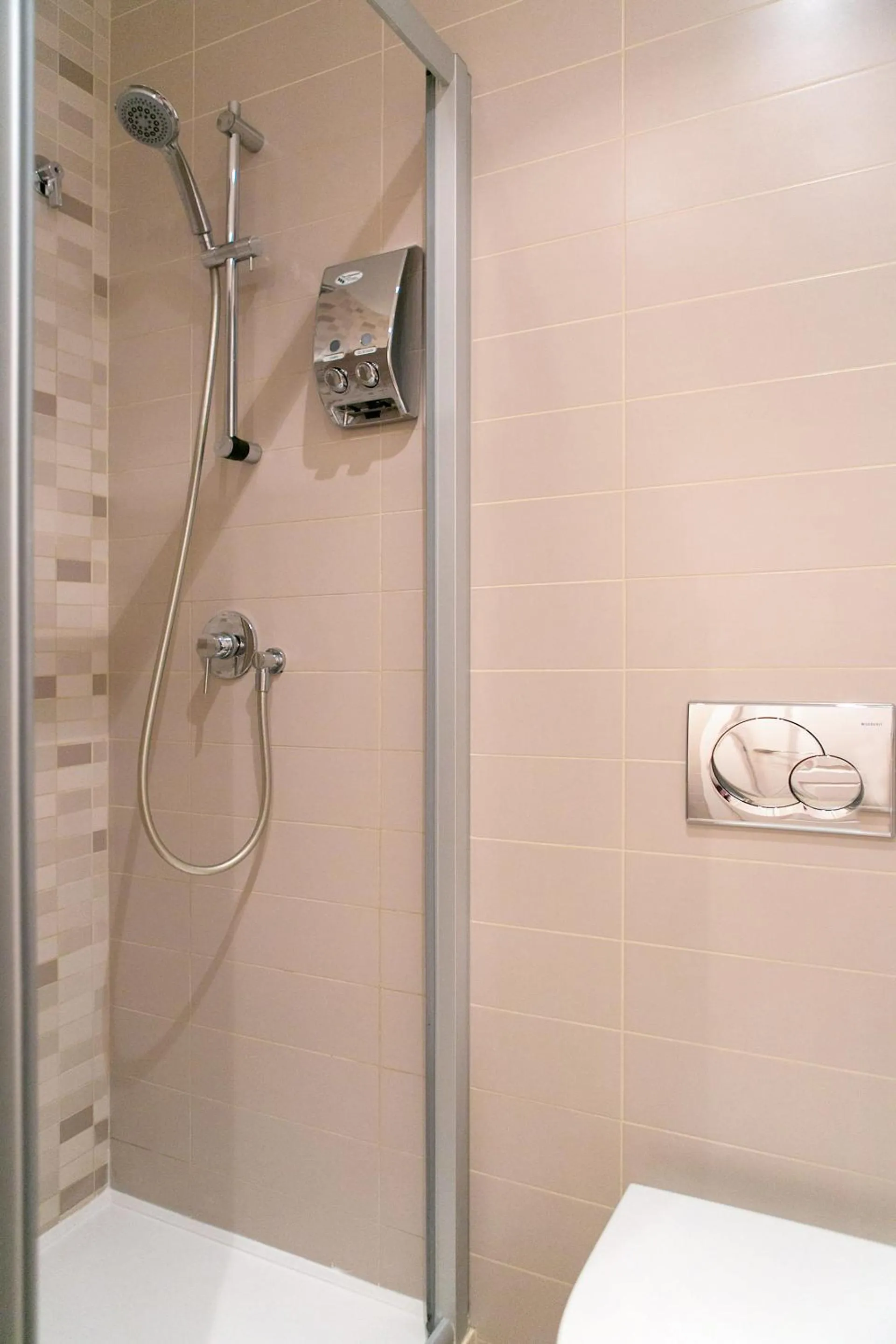 Shower in Blanc Guest House