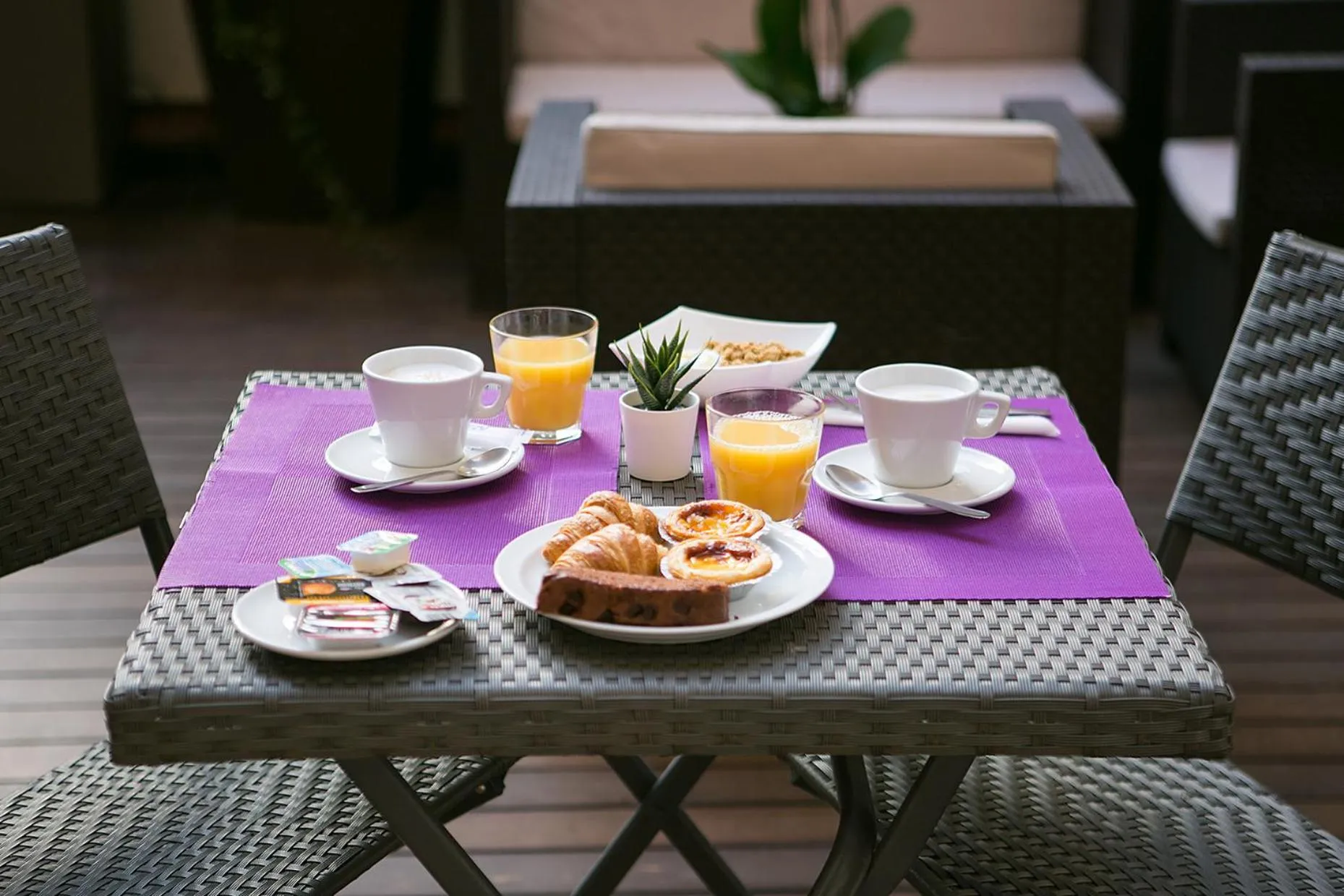 Restaurant/places to eat in Blanc Guest House