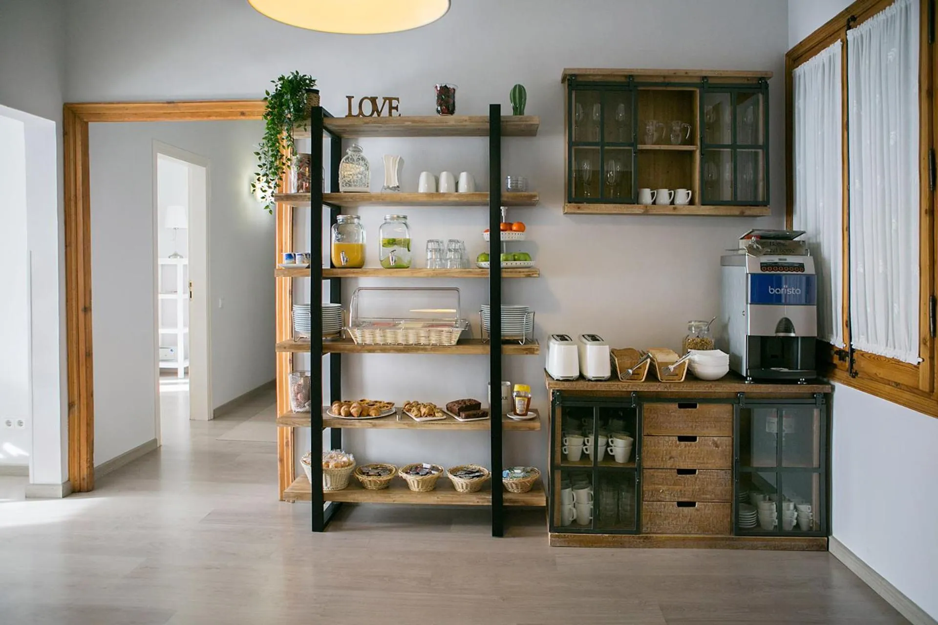 Restaurant/places to eat in Blanc Guest House