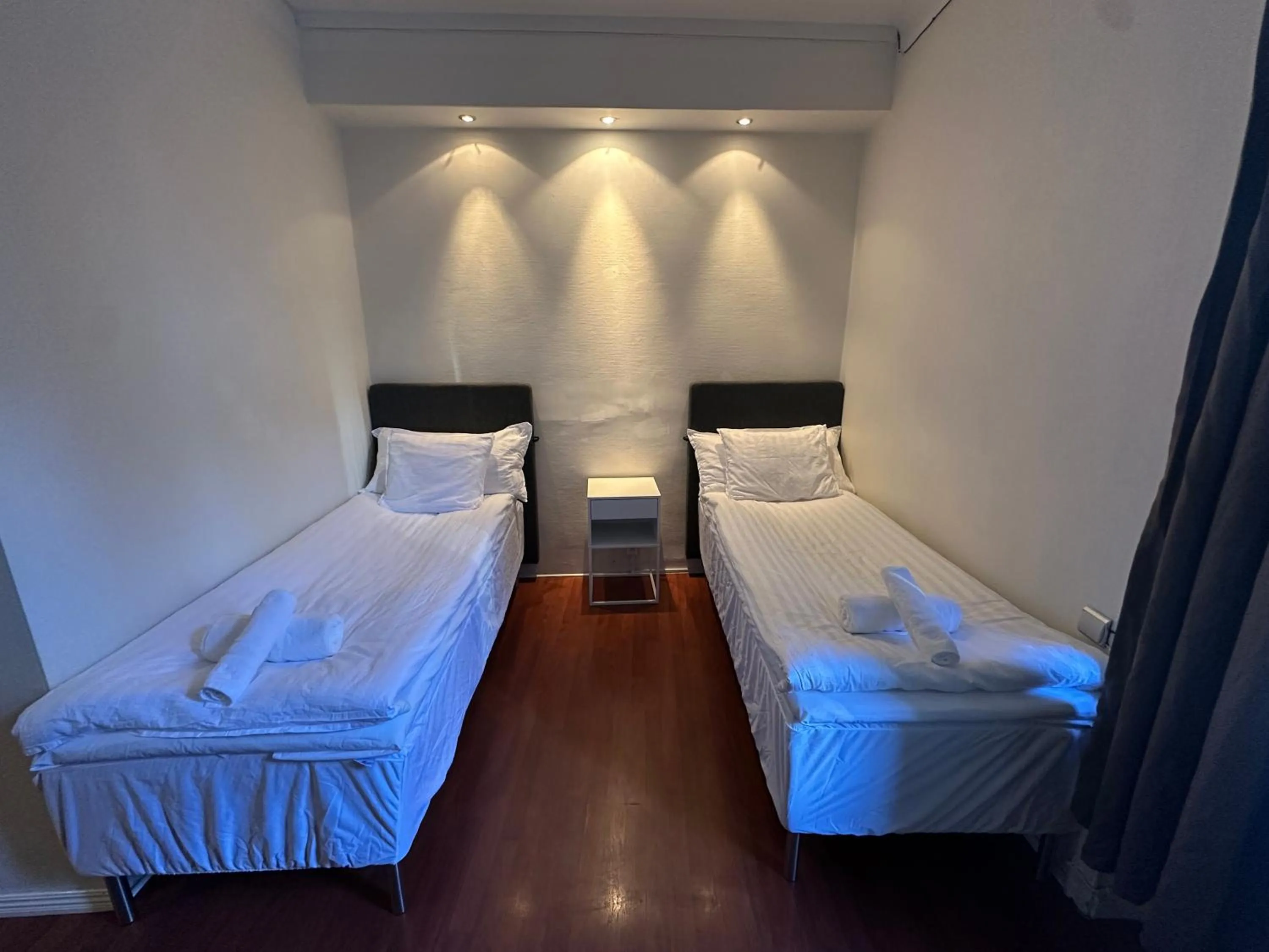 Single Bed in Male Dormitory Room in Vattengrändens Vandrarhem & Hotel