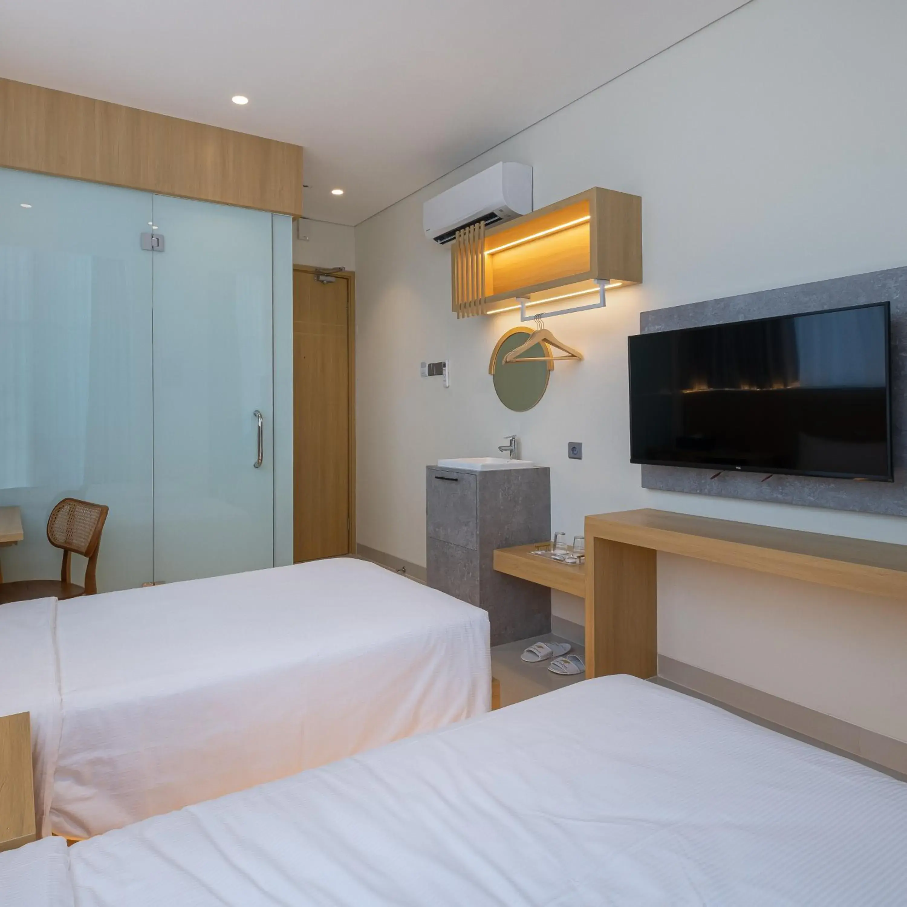 Superior Twin Room with View in The Risman Hotel At Jakarta Airport CBC Superior Twin Room with View in The Risman Hotel At Jakarta Airport CBC