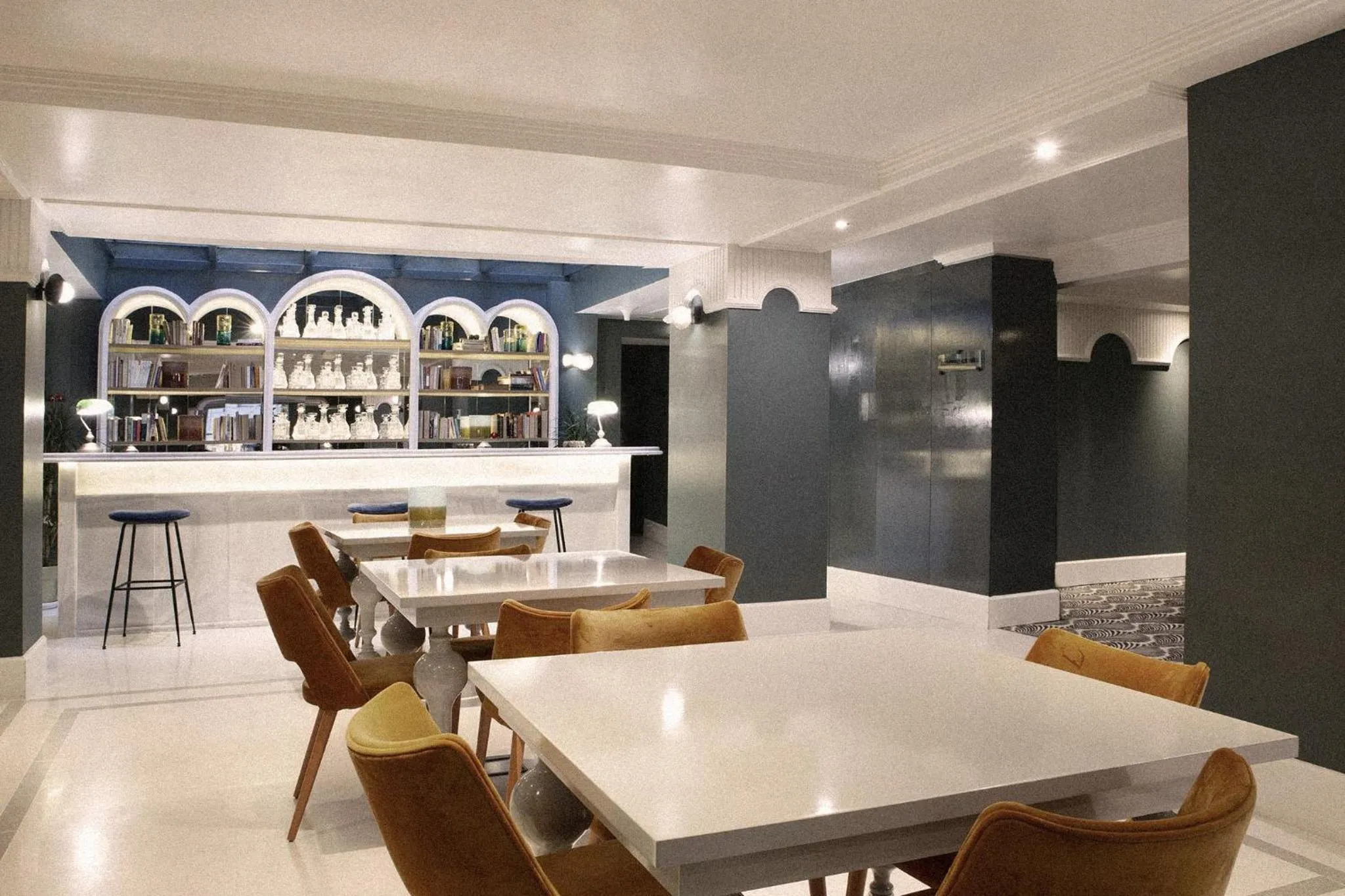 Lounge or bar in Petit Palace Puerta de Triana