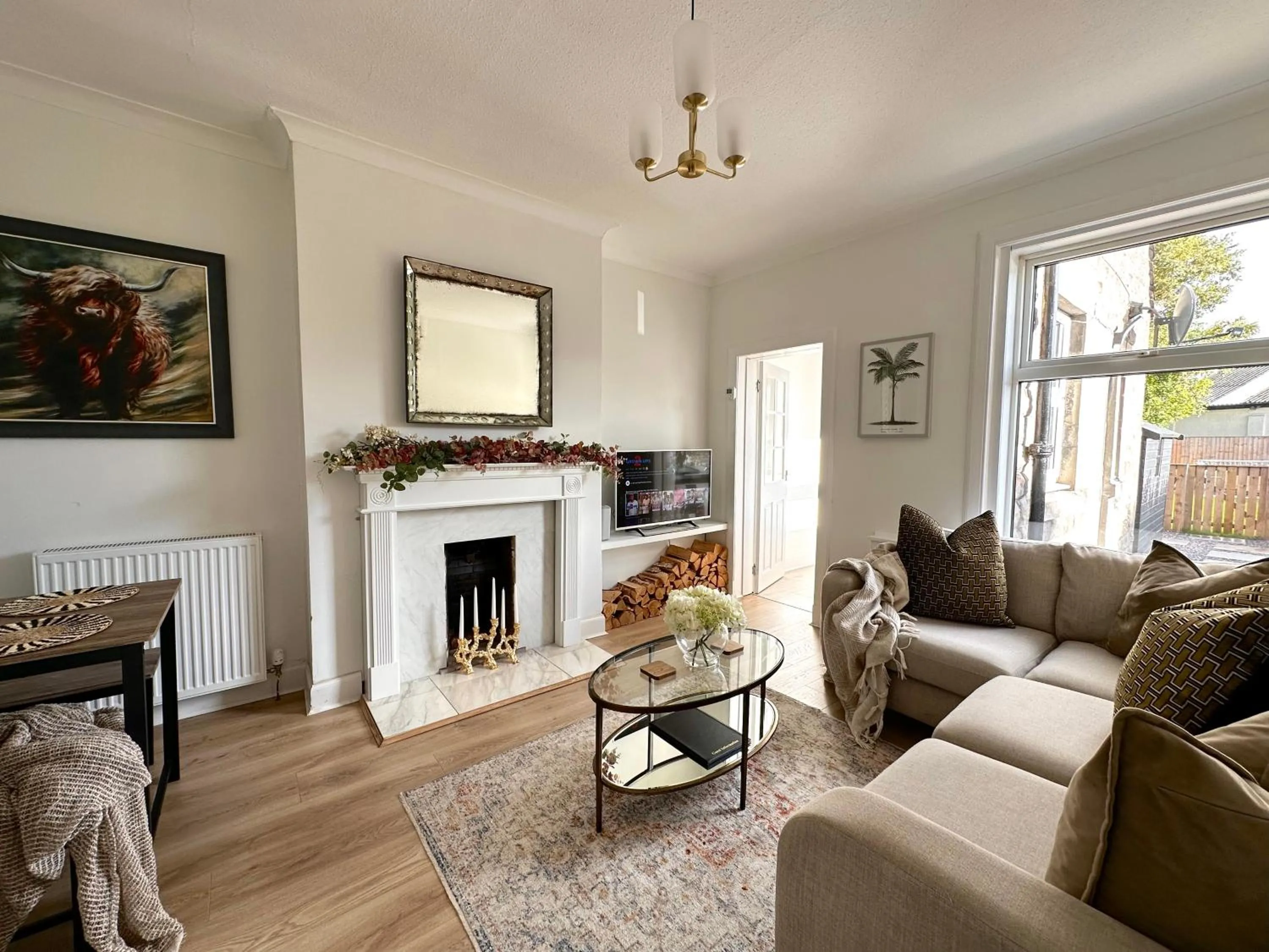 Three-Bedroom Apartment in Stylish 3 Bedroom City Retreat