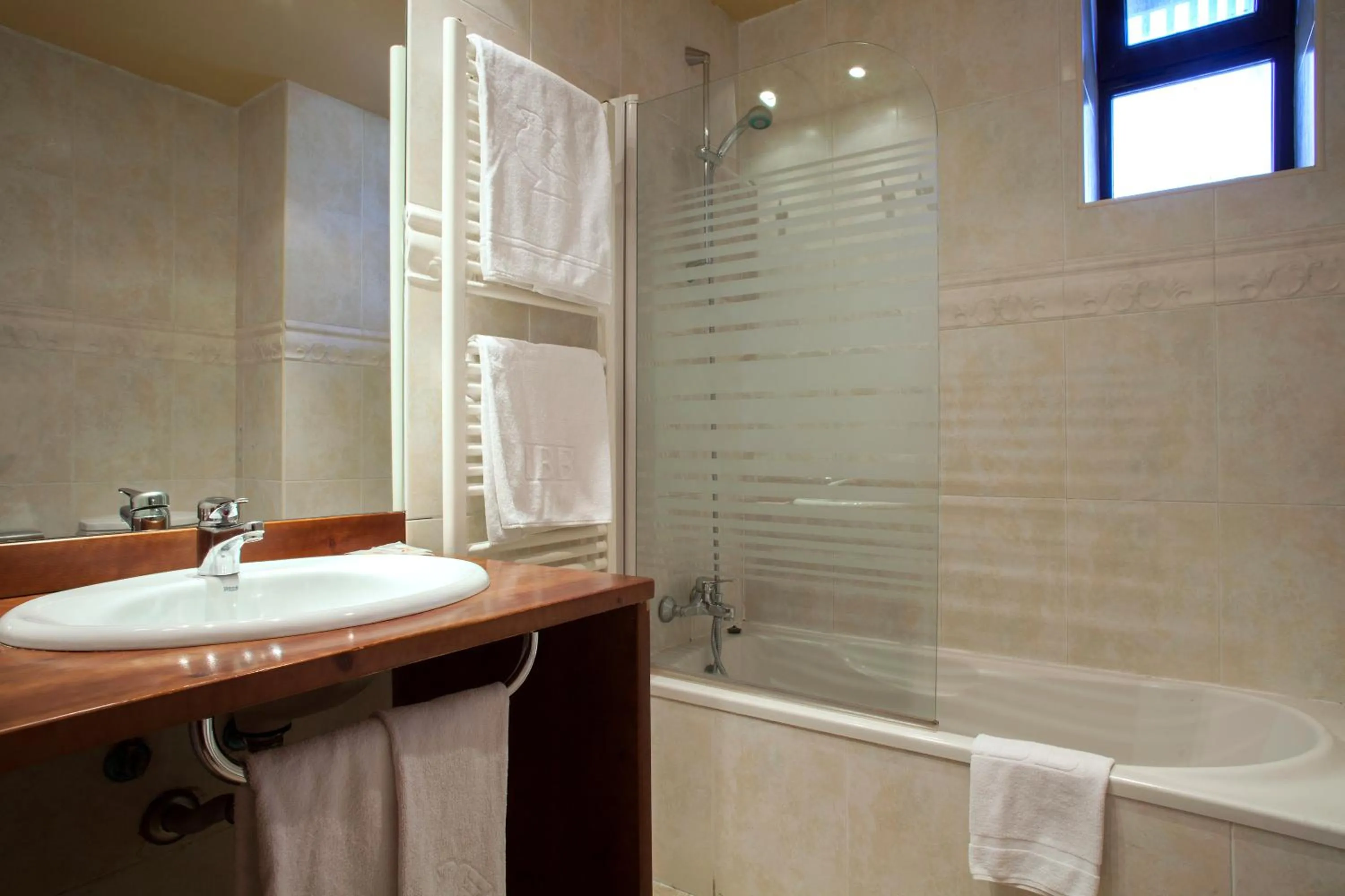 Bathroom in Eth Palai