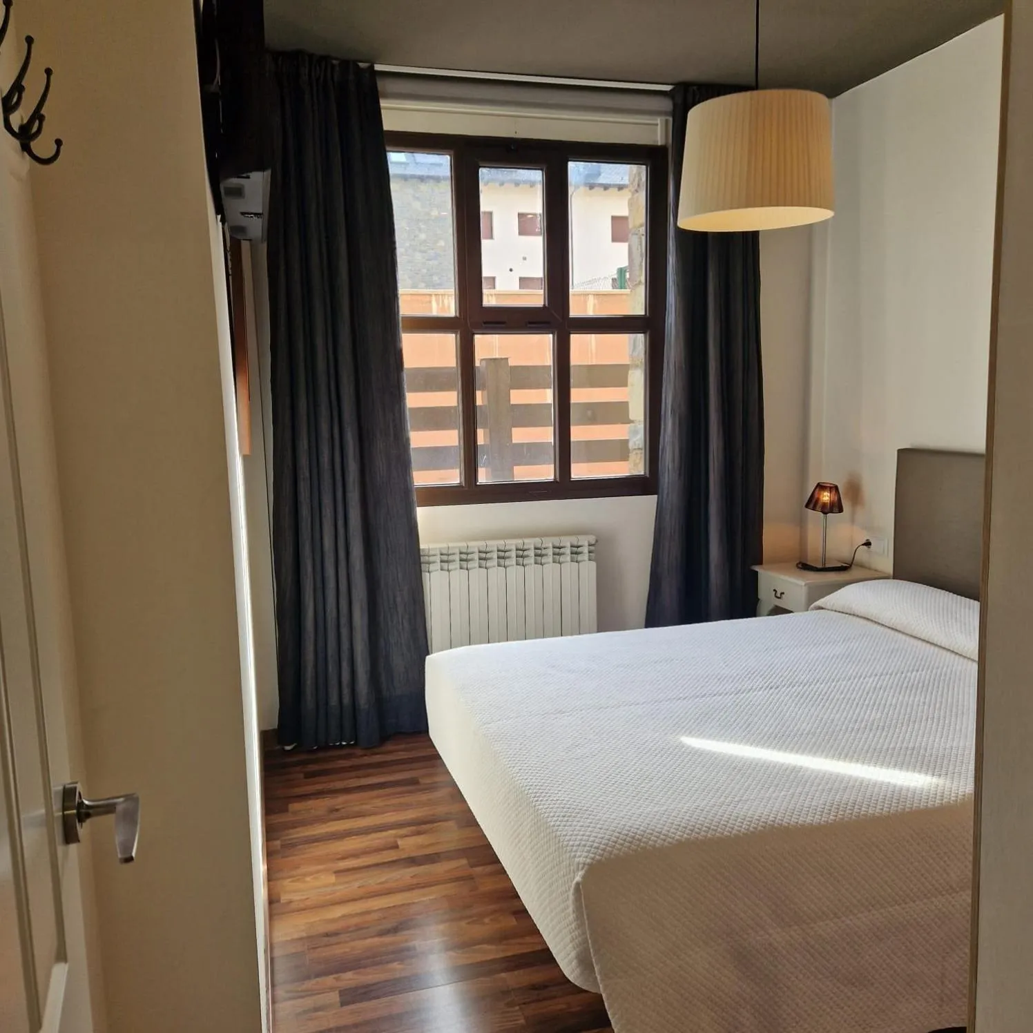 Bedroom, Bed in Eth Palai