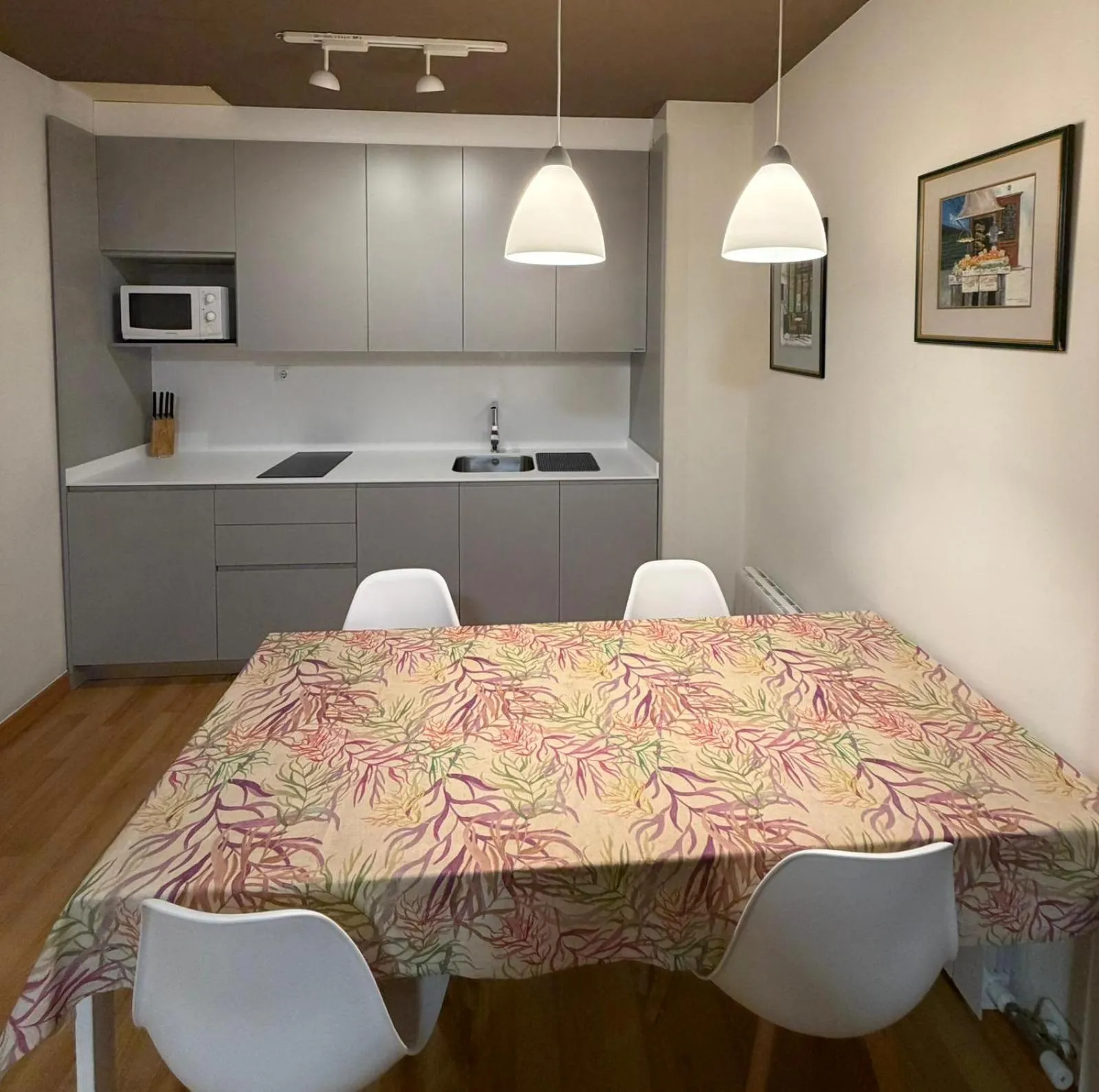 Kitchen or kitchenette in Eth Palai