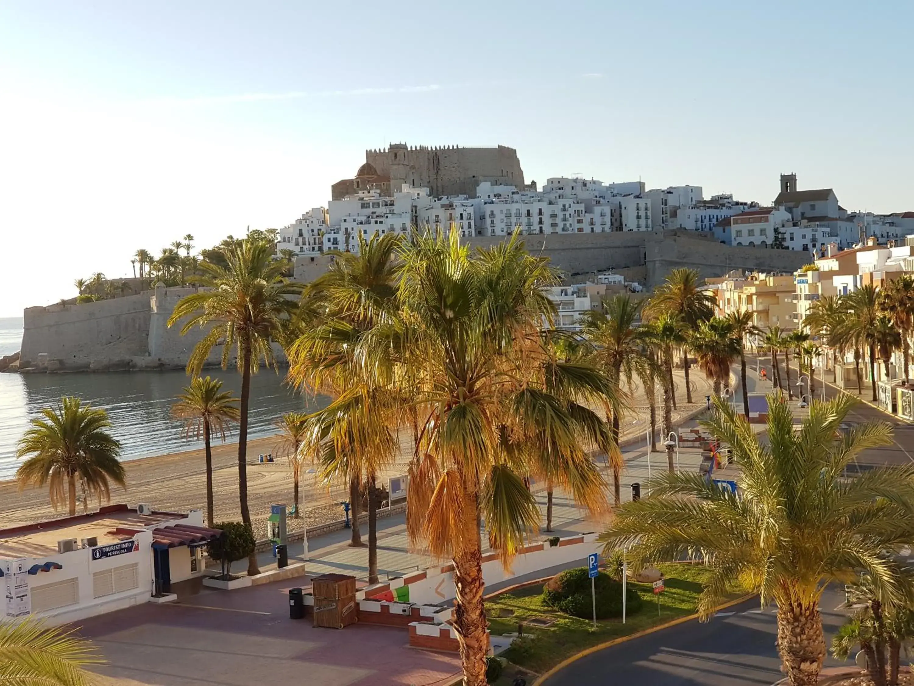 Deluxe Double or Twin Room with Sea View in La Cabaña Deluxe Double or Twin Room with Sea View in La Cabaña