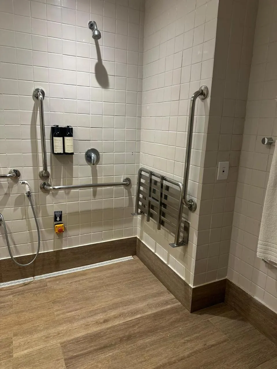 Shower in Wish Natal