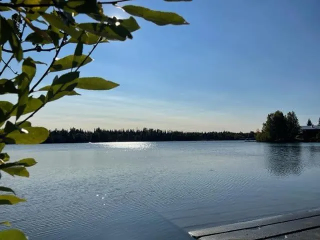 Alaska Lake + Lodge at Longmere