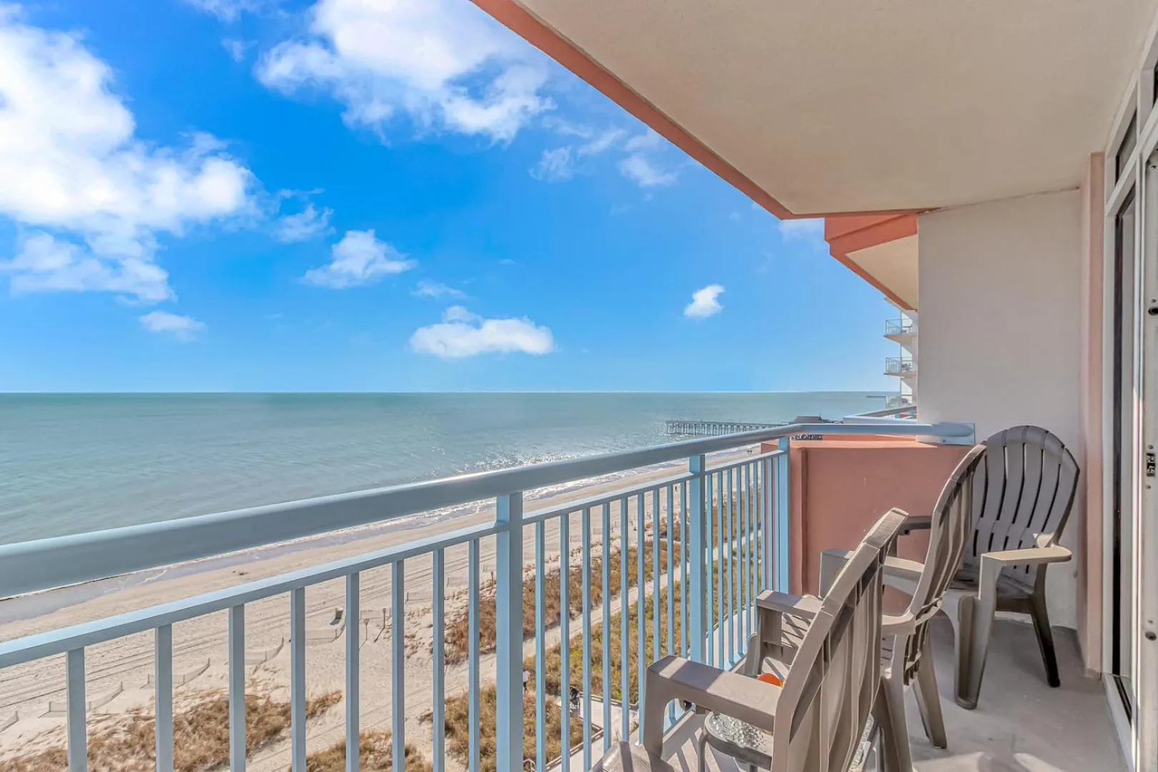 Immaculate! Beautifully Renovated Oceanfront 1 Bedroom Suite - Sleeps 6! - Roxanne Towers Unit 804