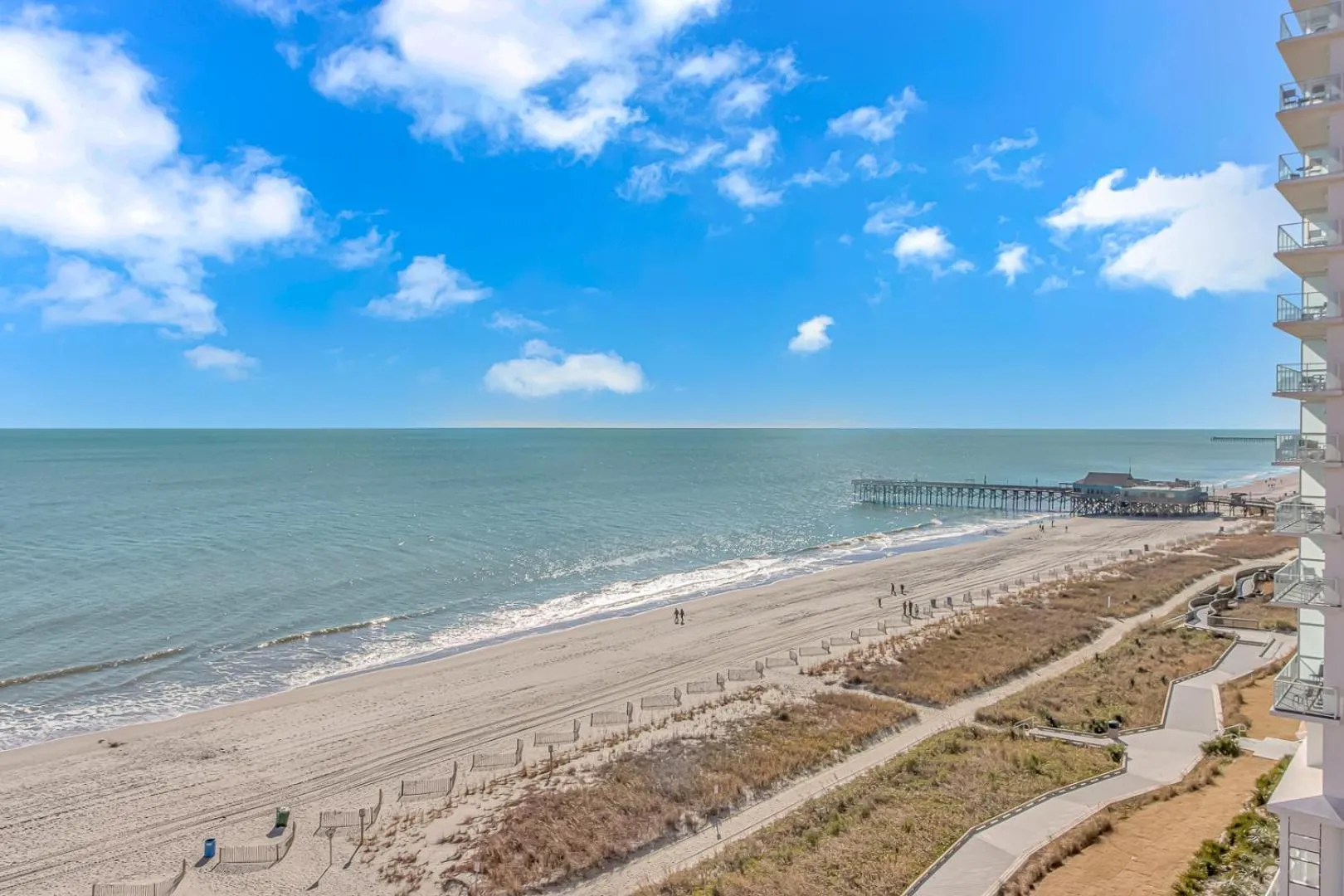 Immaculate! Beautifully Renovated Oceanfront 1 Bedroom Suite - Sleeps 6! - Roxanne Towers Unit 804
