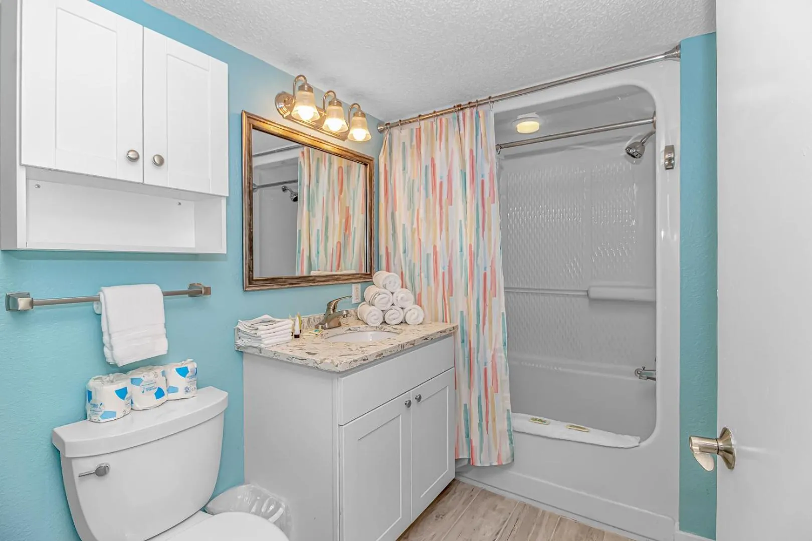 Immaculate! Beautifully Renovated Oceanfront 1 Bedroom Suite - Sleeps 6! - Roxanne Towers Unit 804