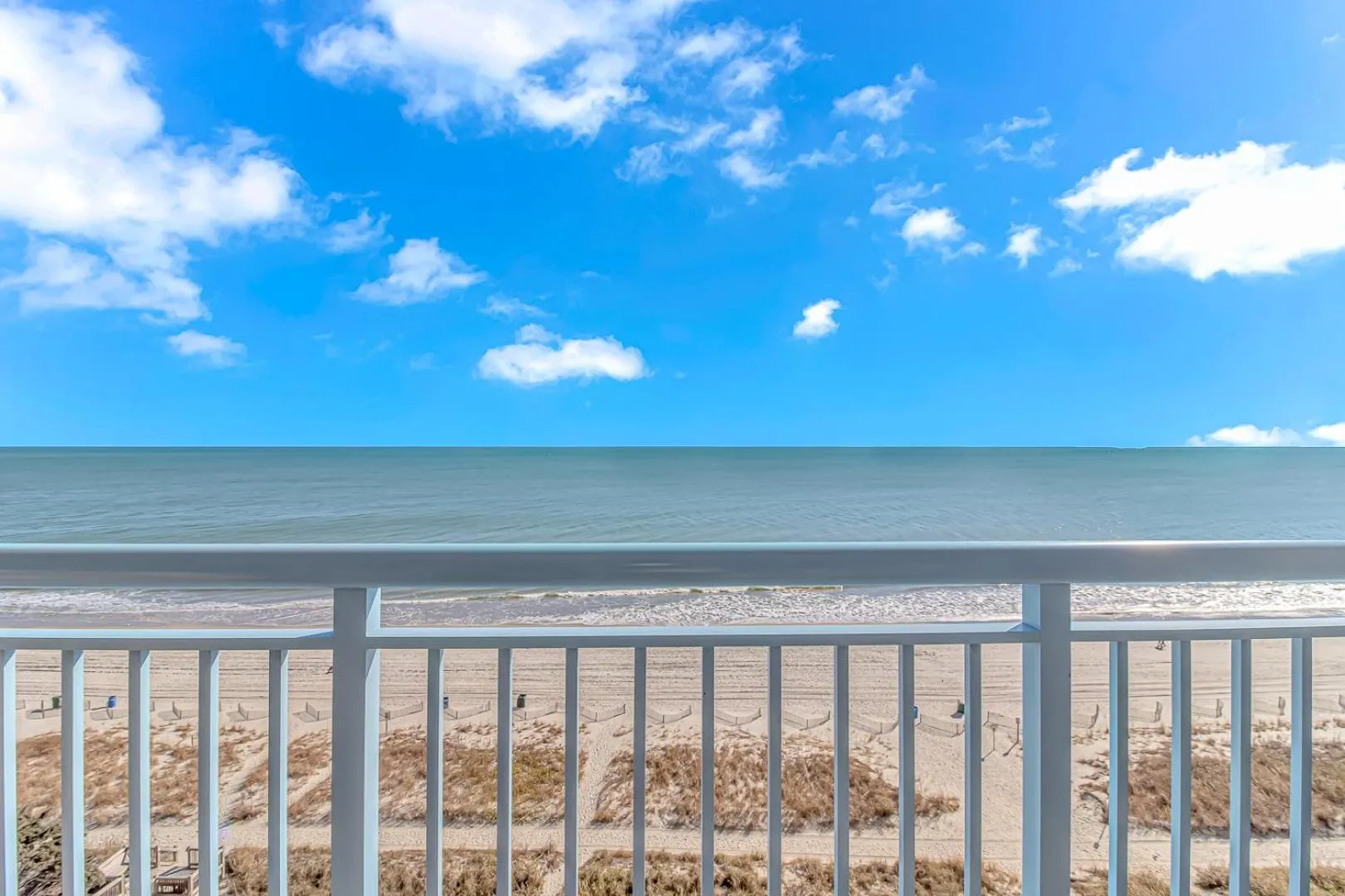 Immaculate! Beautifully Renovated Oceanfront 1 Bedroom Suite - Sleeps 6! - Roxanne Towers Unit 804