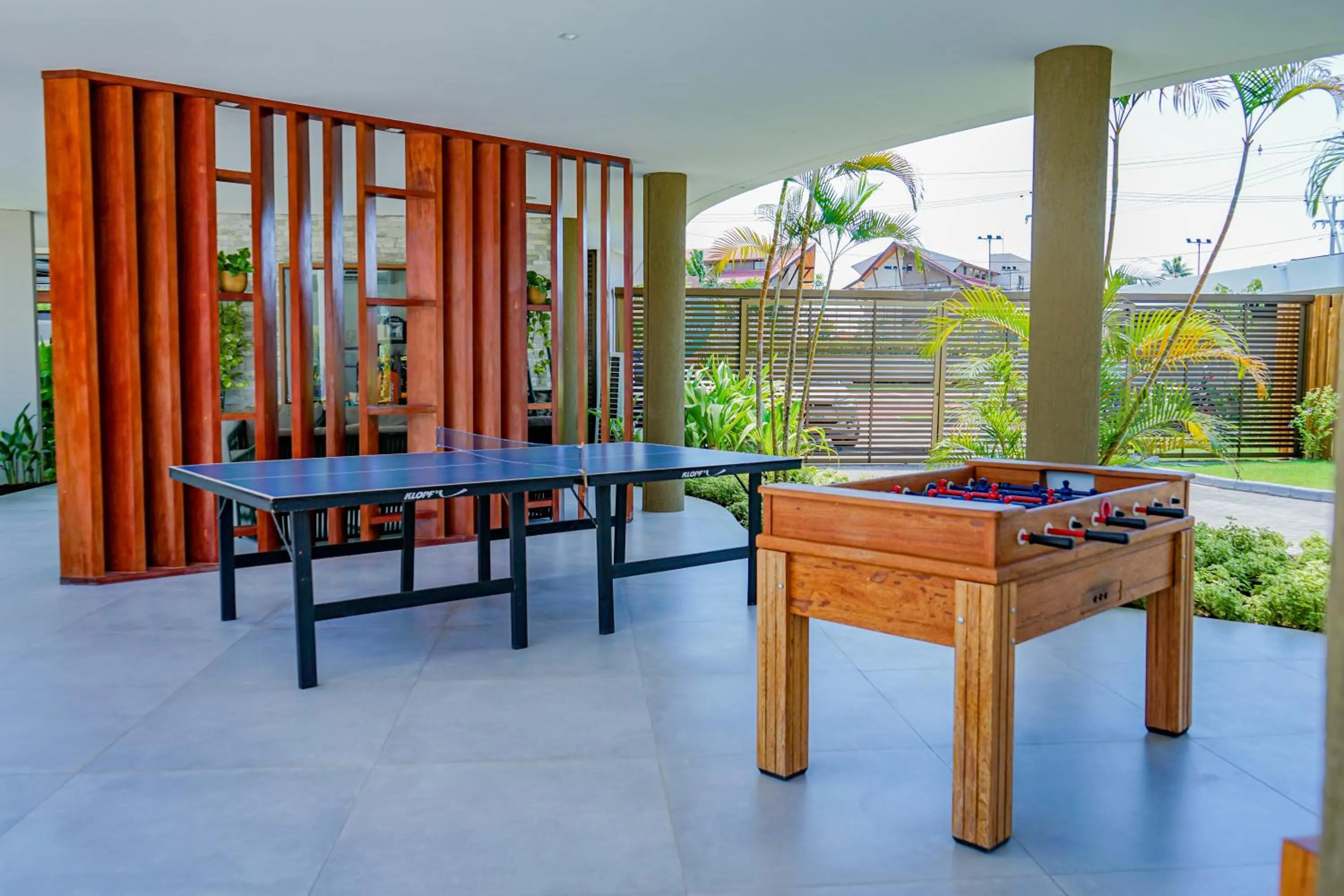 Table tennis in Mana Beach Experience By Mai