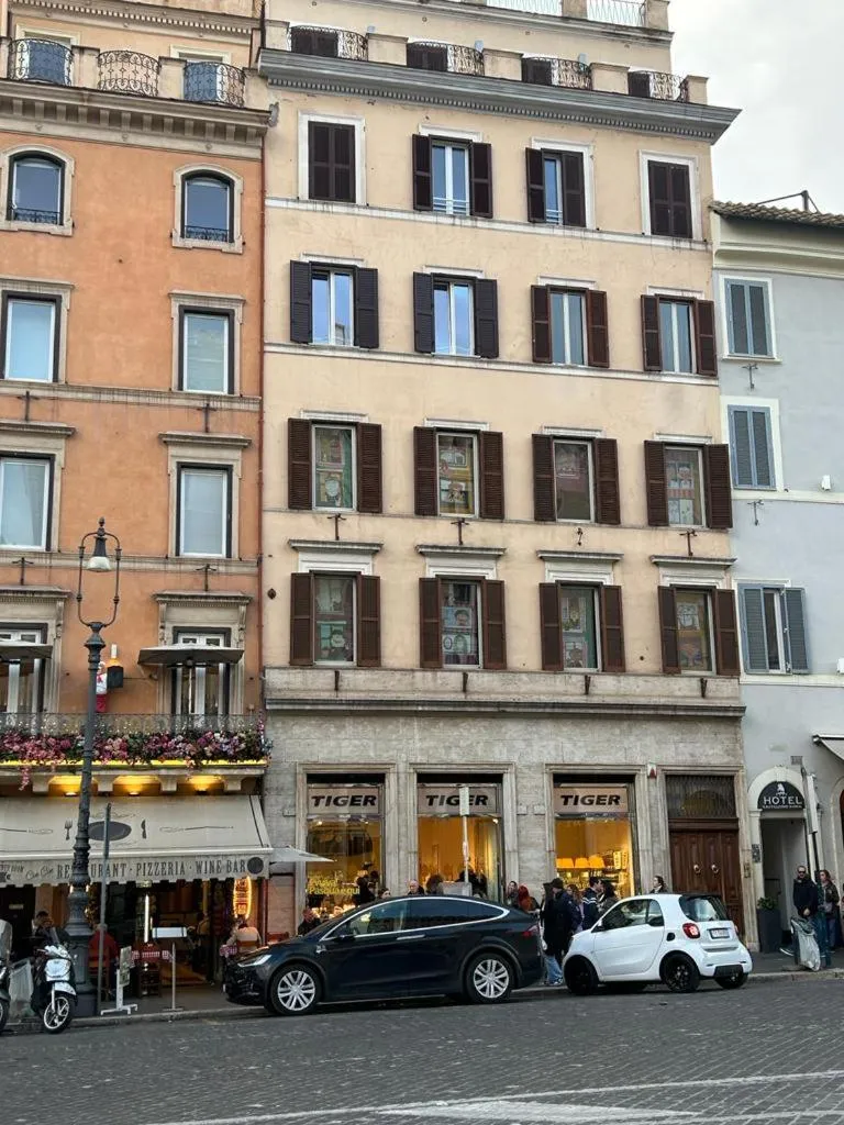 Property building in Piazza Venezia Luxury Suite