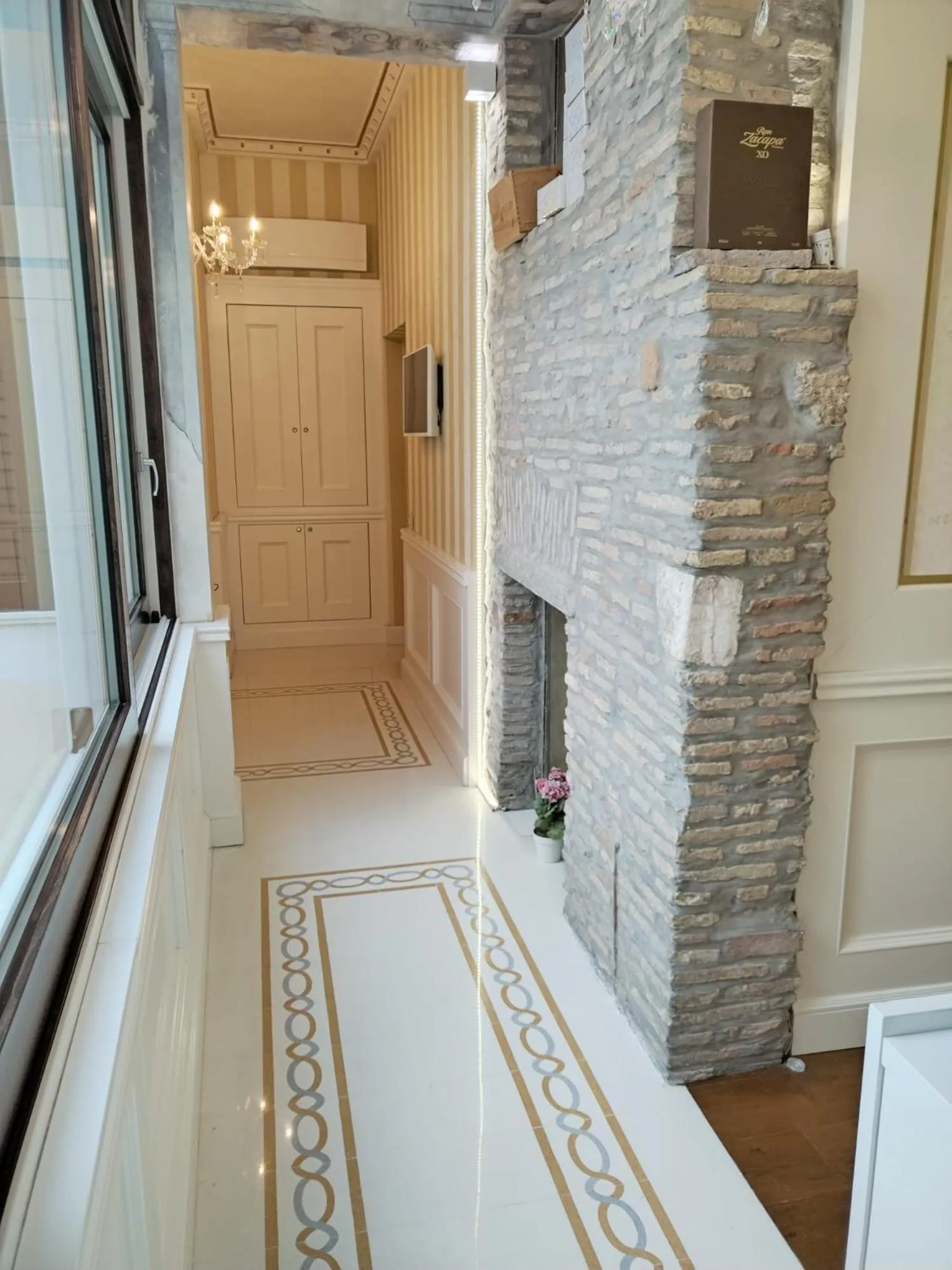 hair dresser in Piazza Venezia Luxury Suite