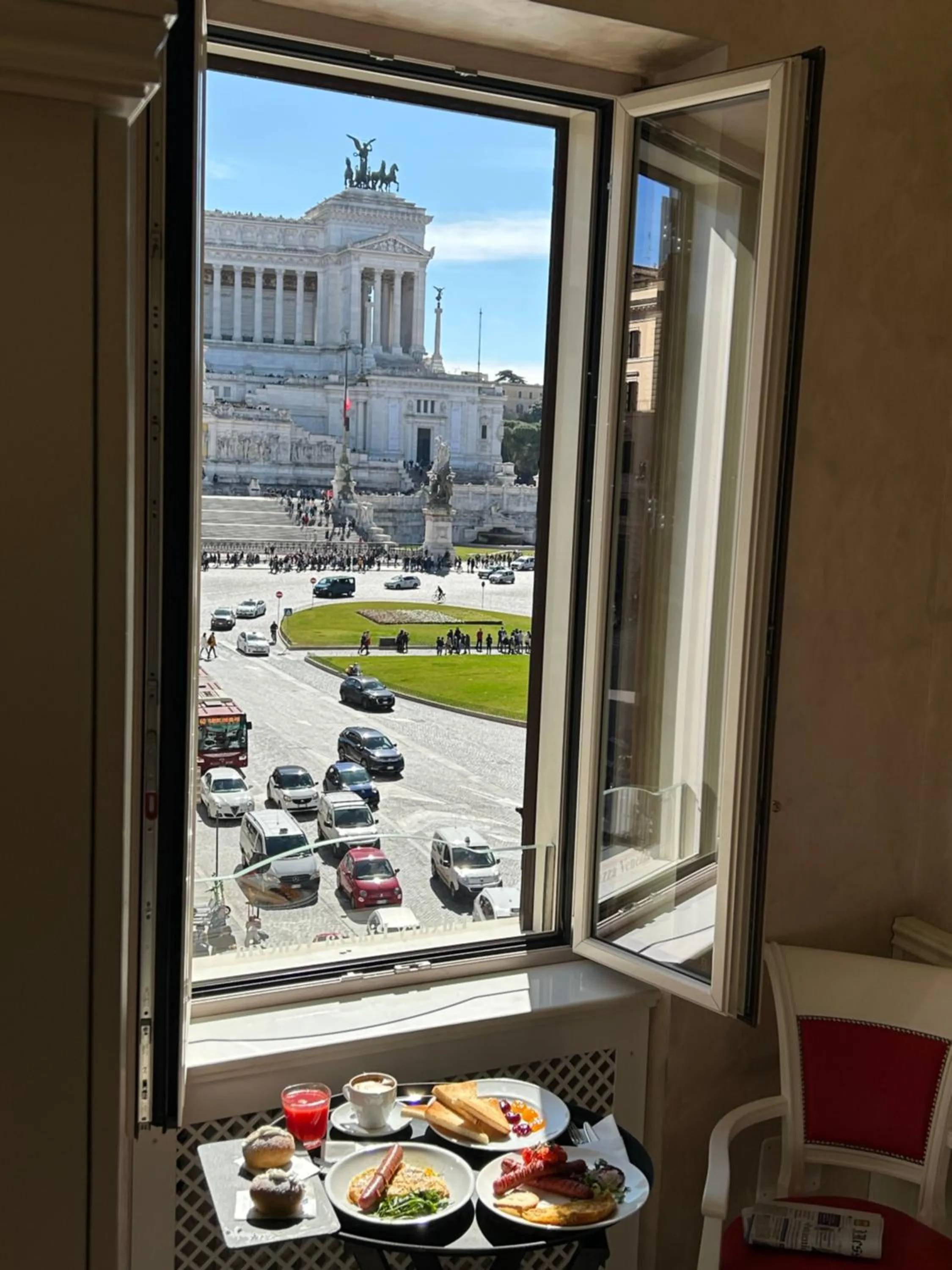 Breakfast in Piazza Venezia Luxury Suite