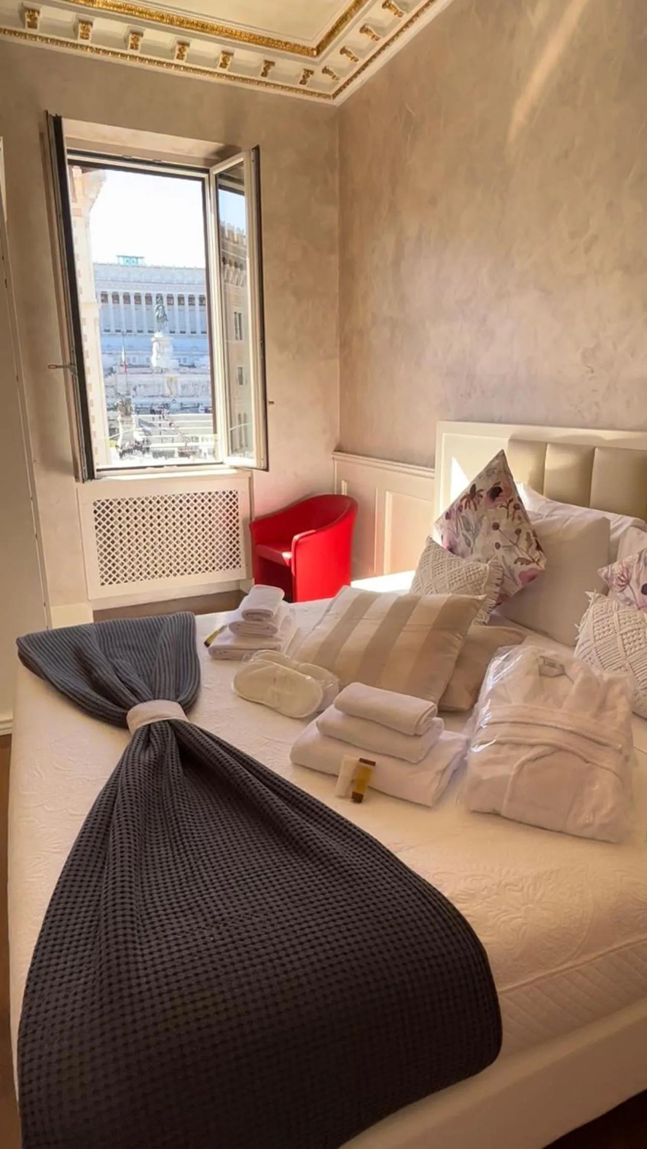 Bed in Piazza Venezia Luxury Suite