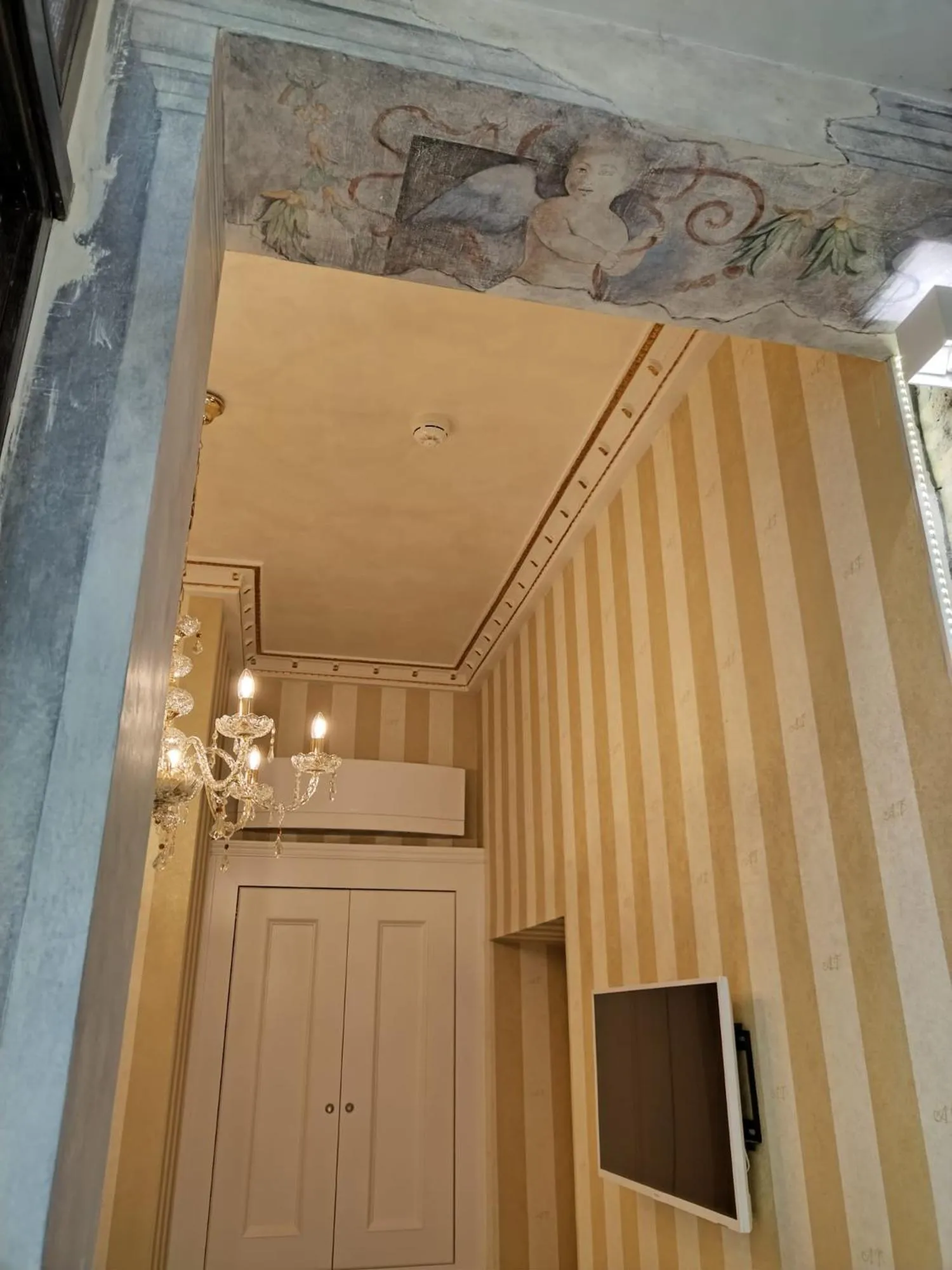 hair dresser in Piazza Venezia Luxury Suite