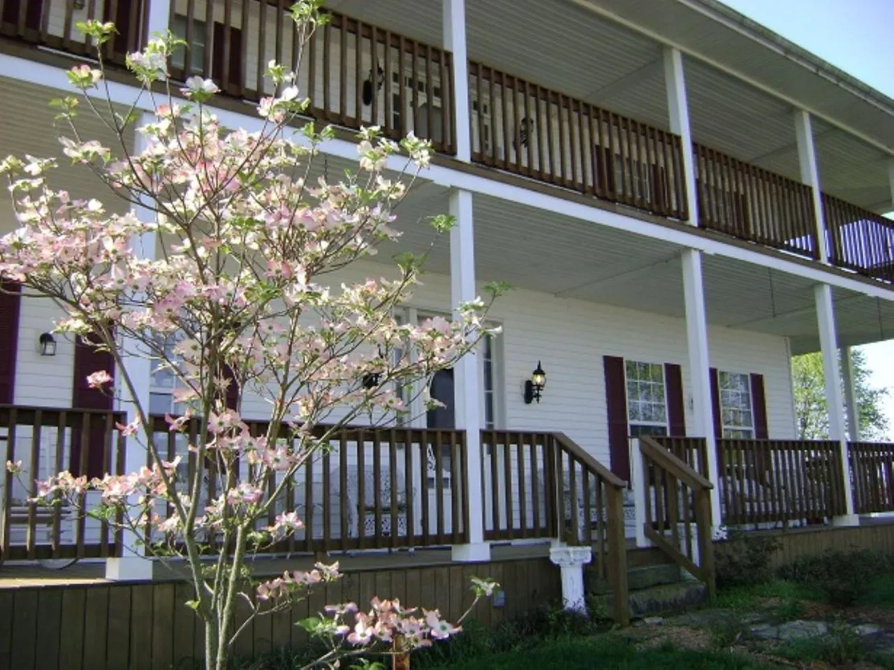 Property building in Rocky Hill Inn