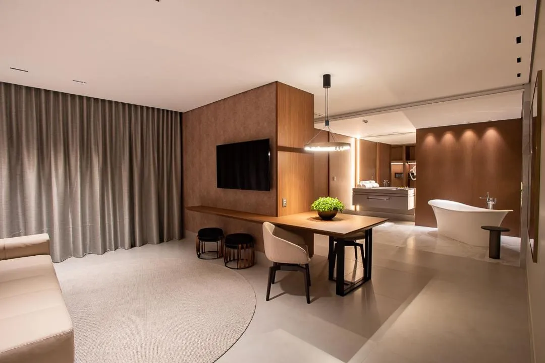 Communal lounge/ TV room in Amazon Aeroporto Hotel