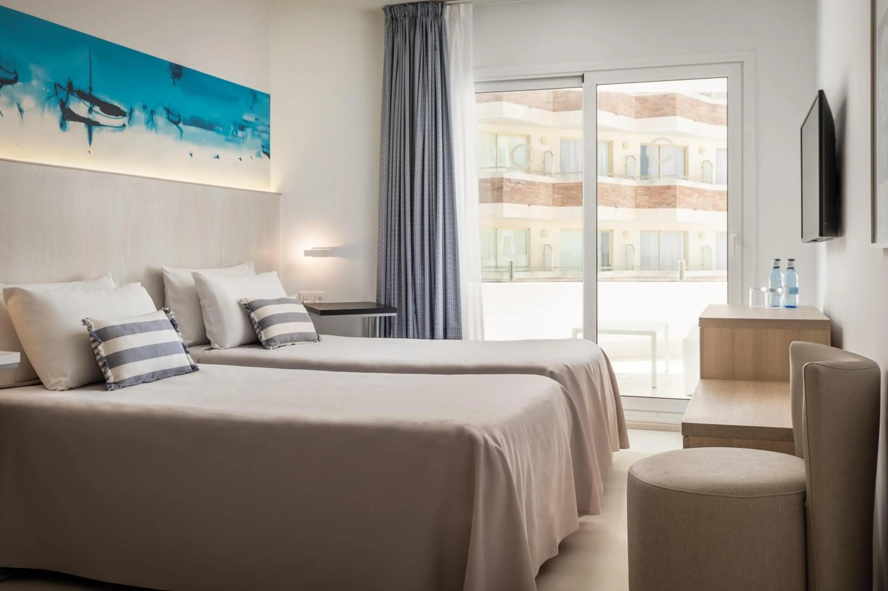 Photo of the whole room, Bed in ALEGRIA Mar Mediterrania 4 Sup Adults Only