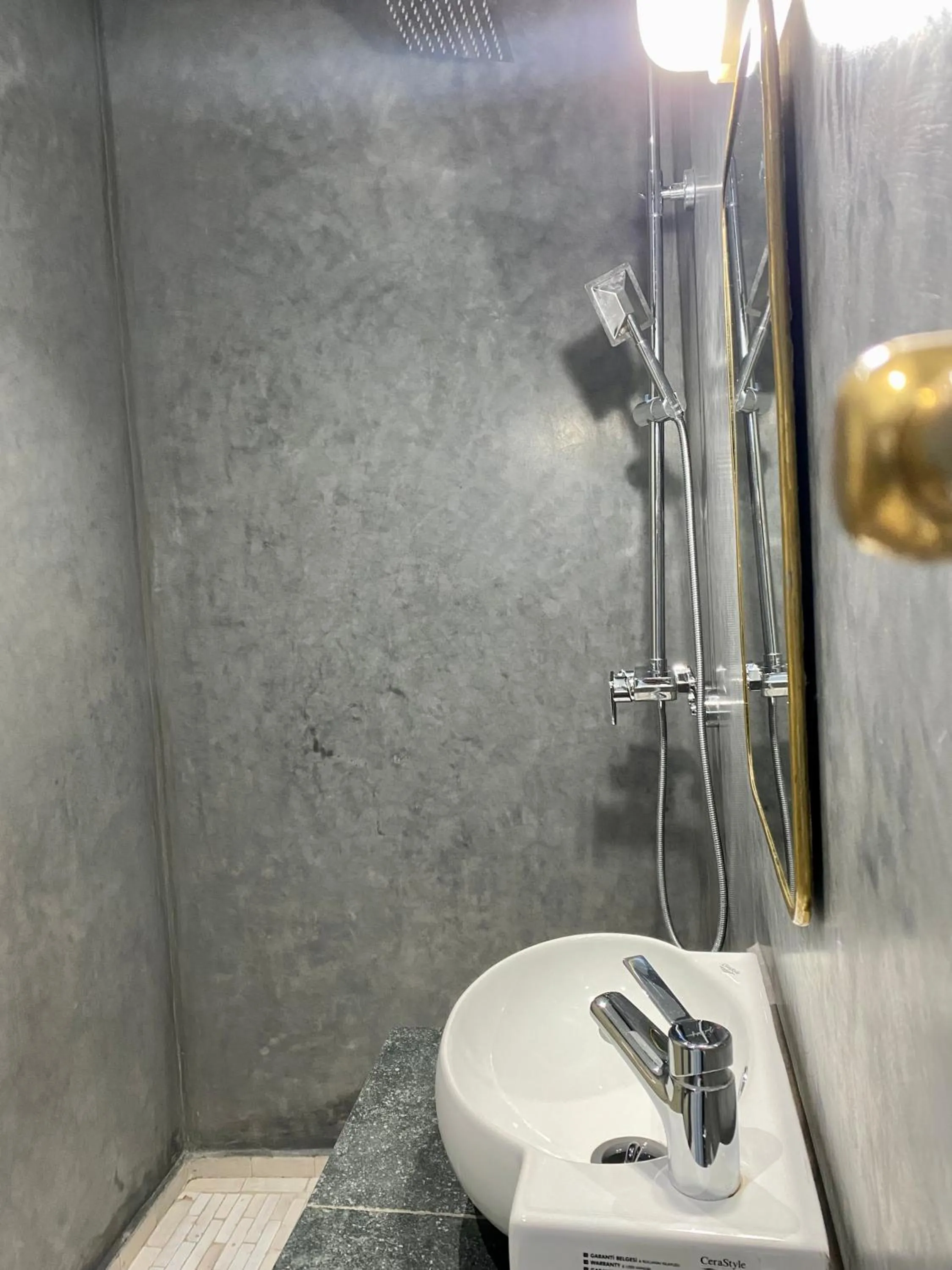 Shower in DAR Riad Jomana