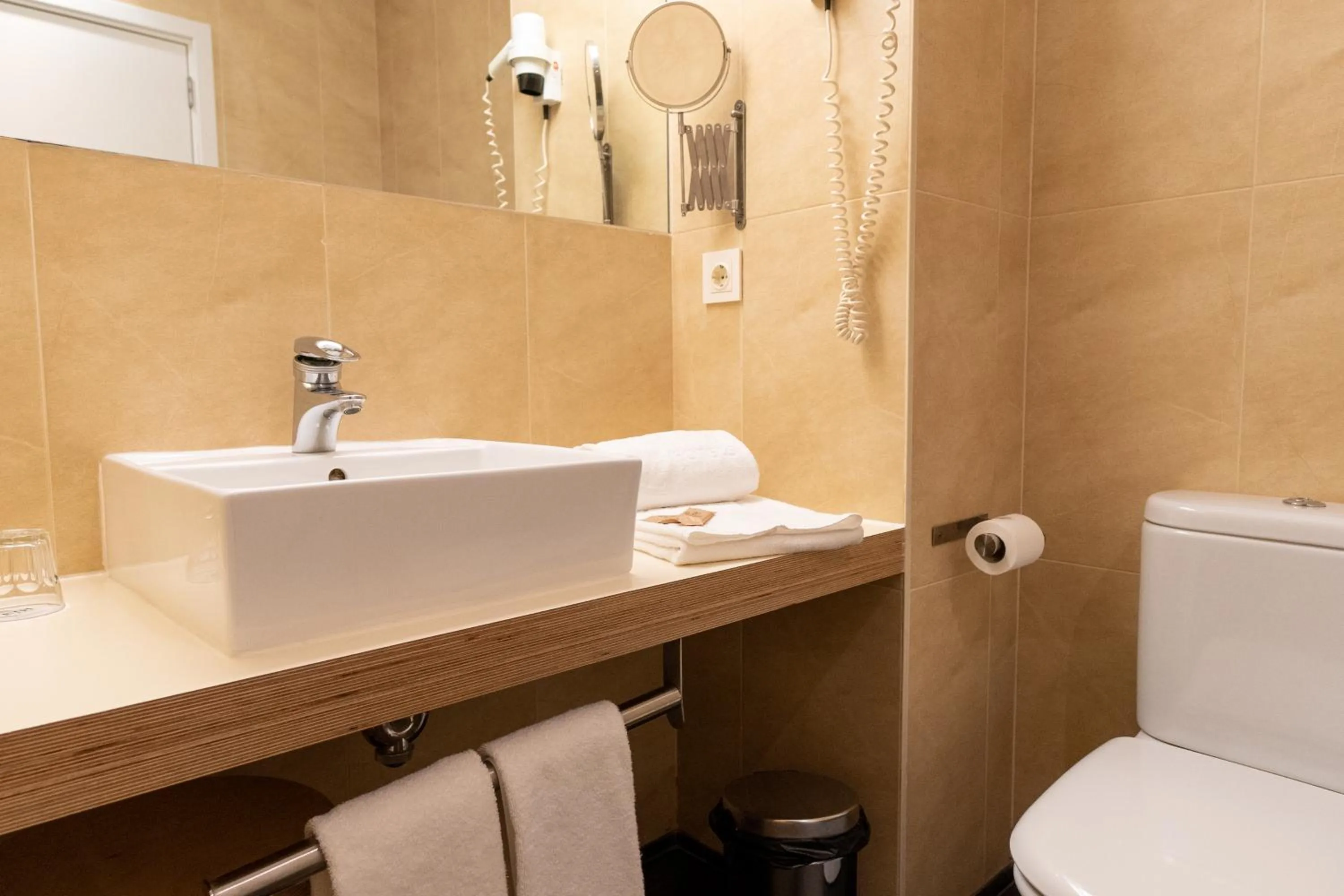 Bathroom in ETH Rioja