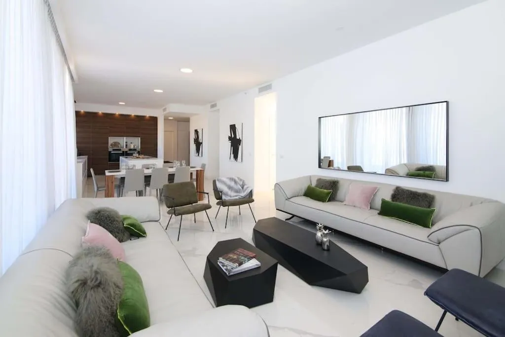 The Penthouse Of Haneviim court