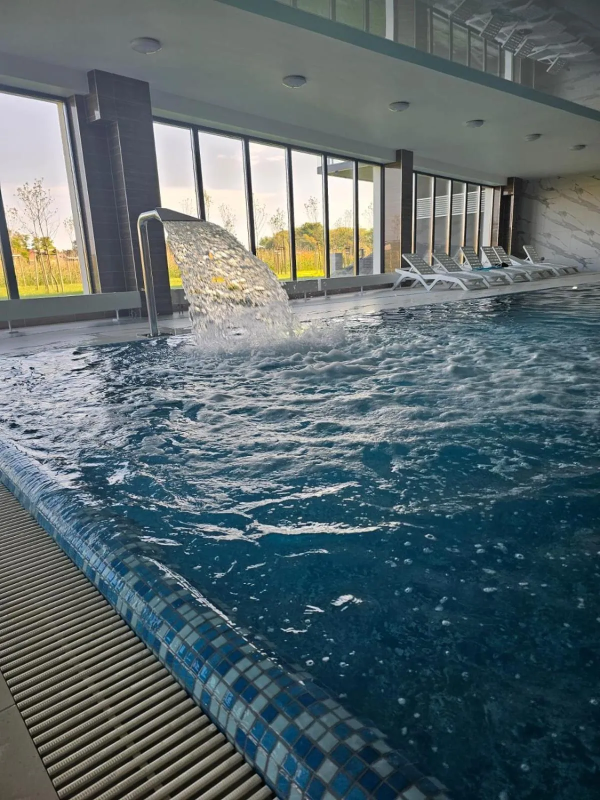 Apartament ODNOWA z widokiem na morze, basen i jacuzzi