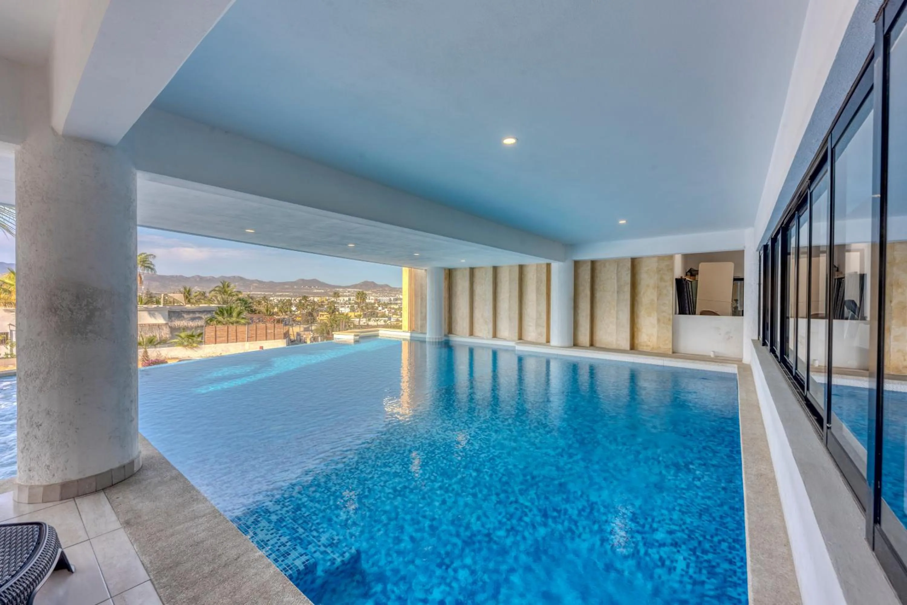 Swimming pool in Pedregal Towers