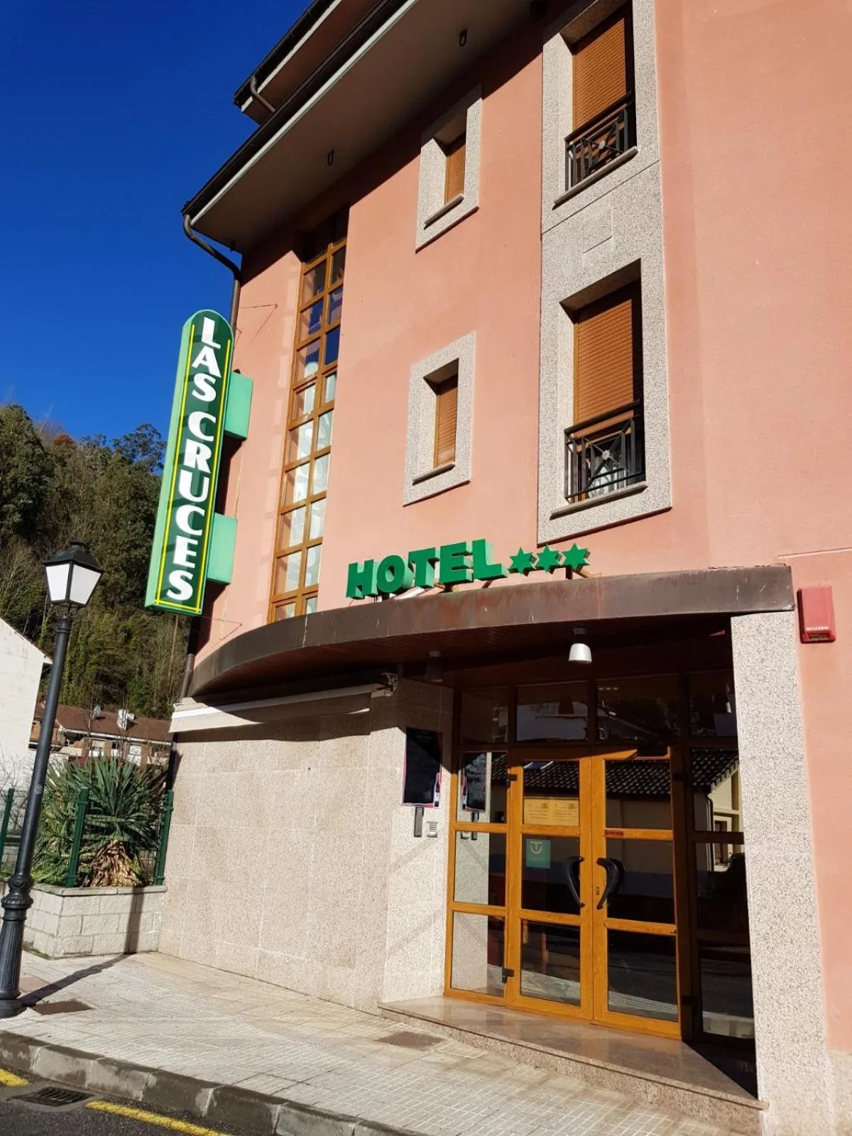 Property building in Hotel las Cruces