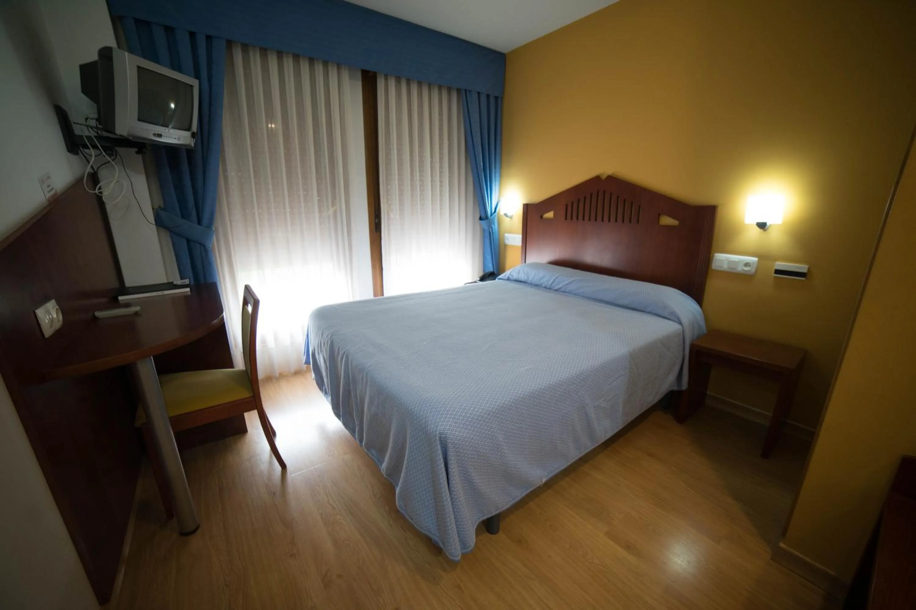 Photo of the whole room, Bed in Hotel las Cruces