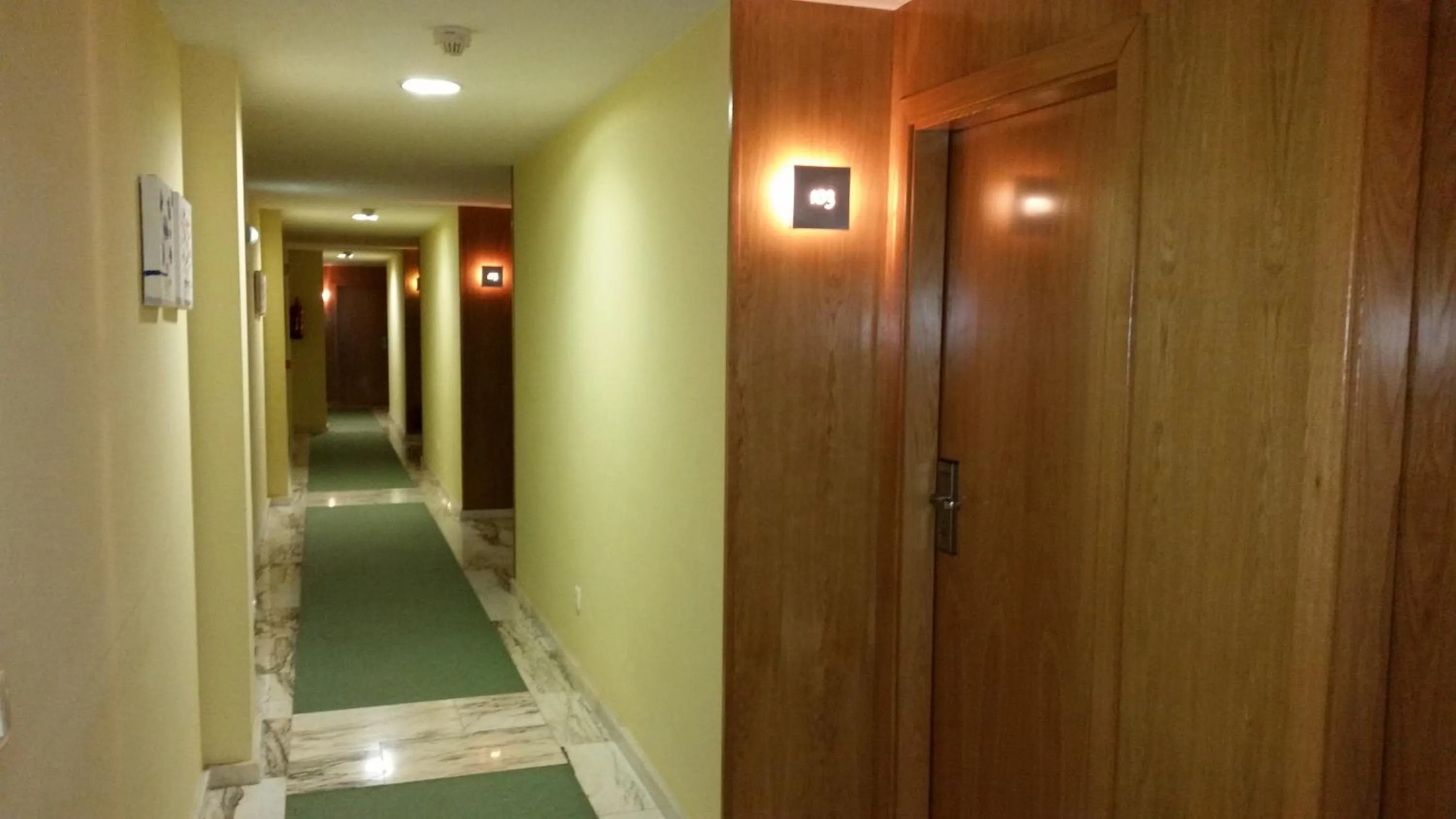 Property building in Hotel las Cruces