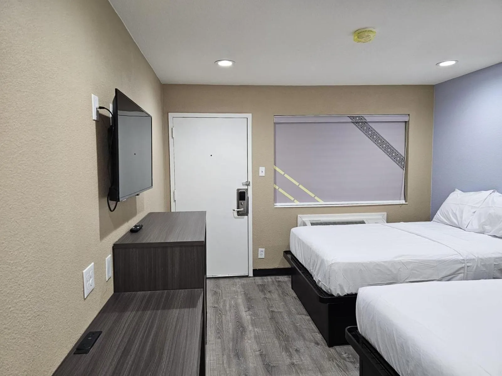 Bed in Super 8 by Wyndham Big Spring