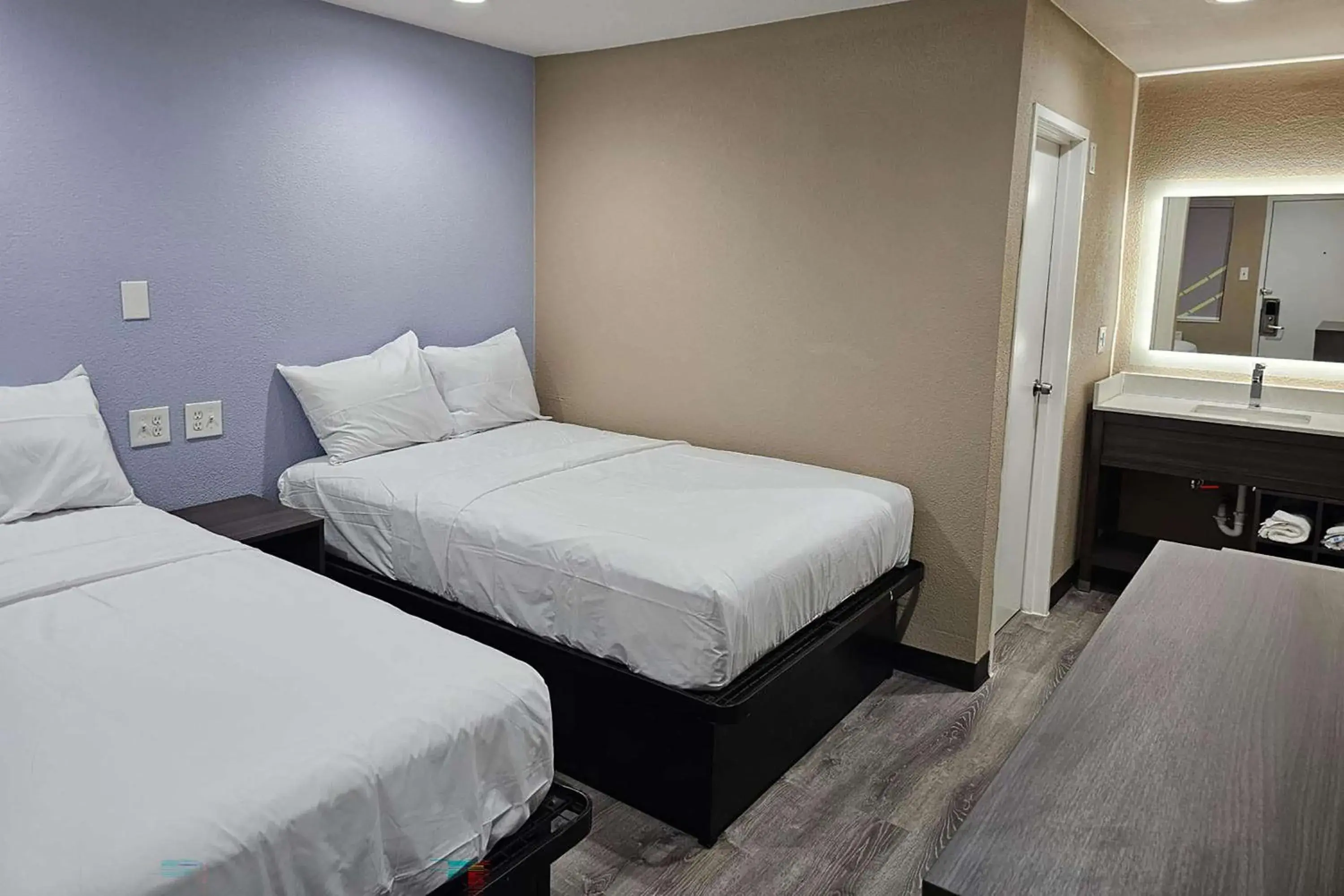 Double Room with Two Double Beds - Smoking in Super 8 by Wyndham Big Spring Double Room with Two Double Beds - Smoking in Super 8 by Wyndham Big Spring