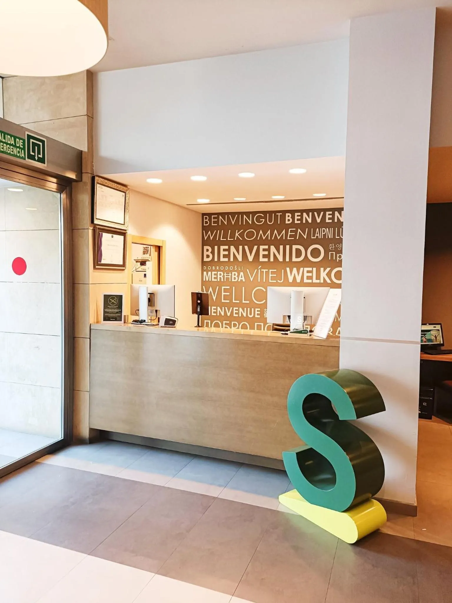 Lobby or reception in Hotel Sercotel Portales