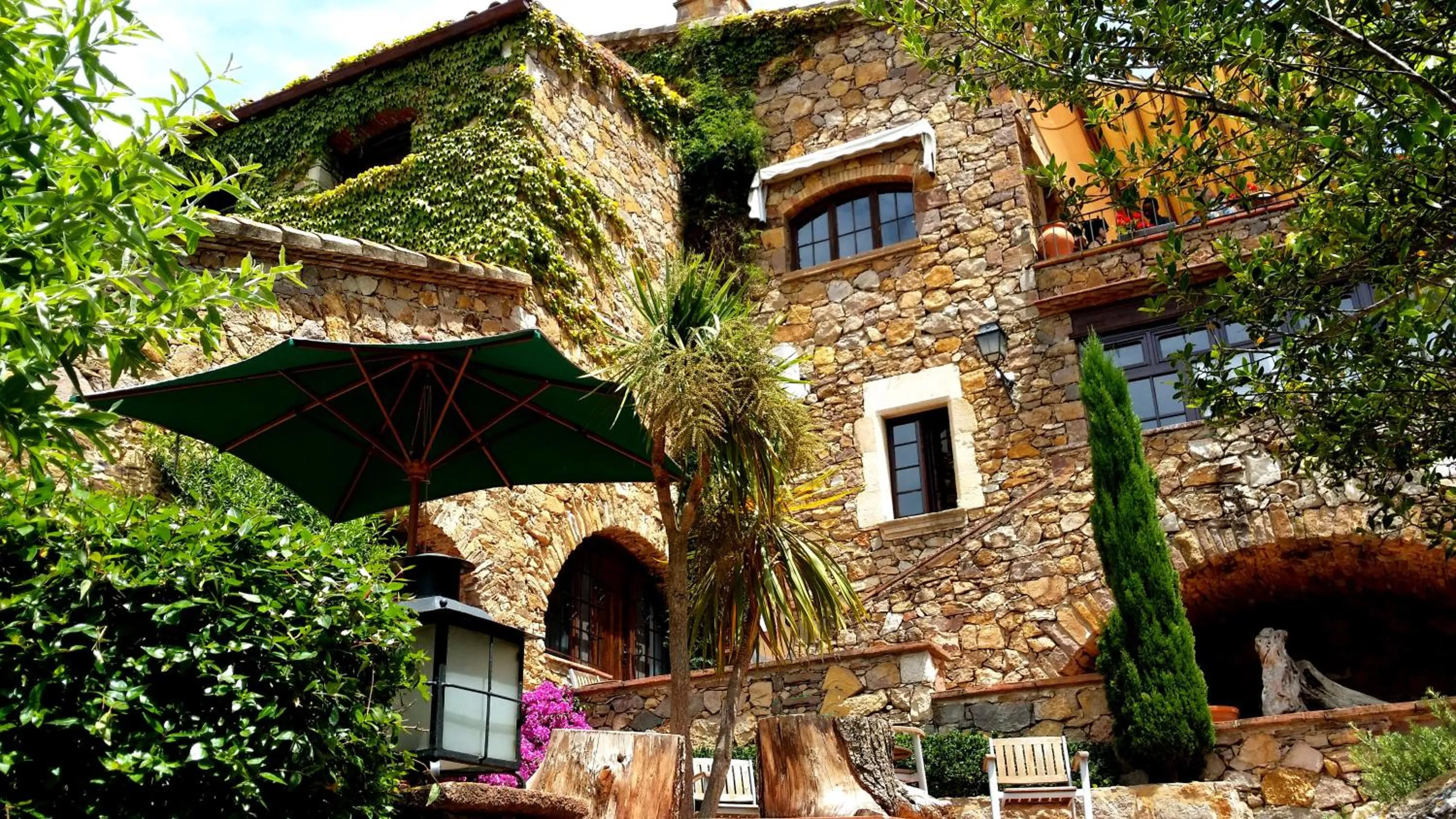 Property building in Hotel Galena Mas Comangau