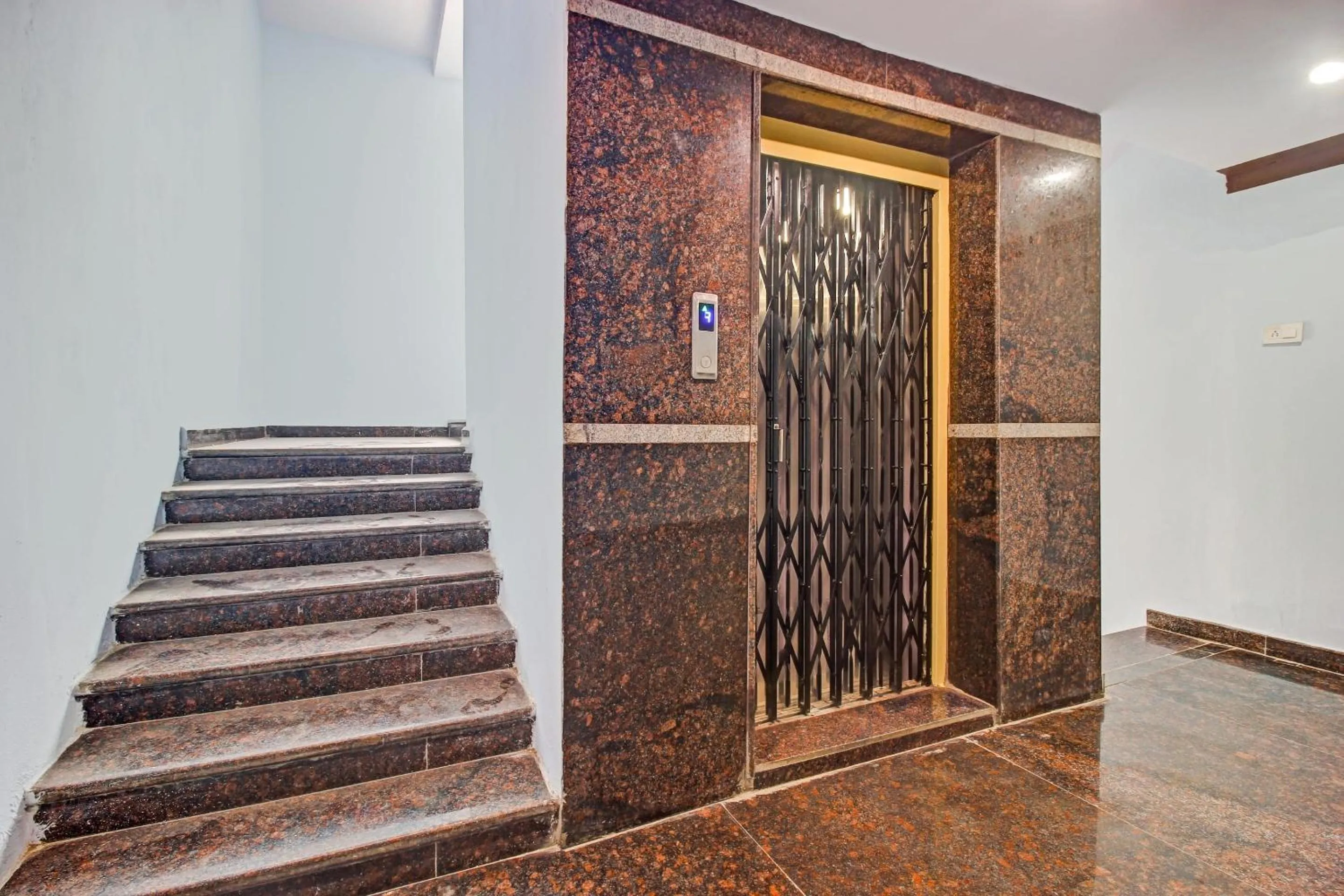 Lobby or reception in Hotel O Srinika Grand NEAR Shamshabad Airport