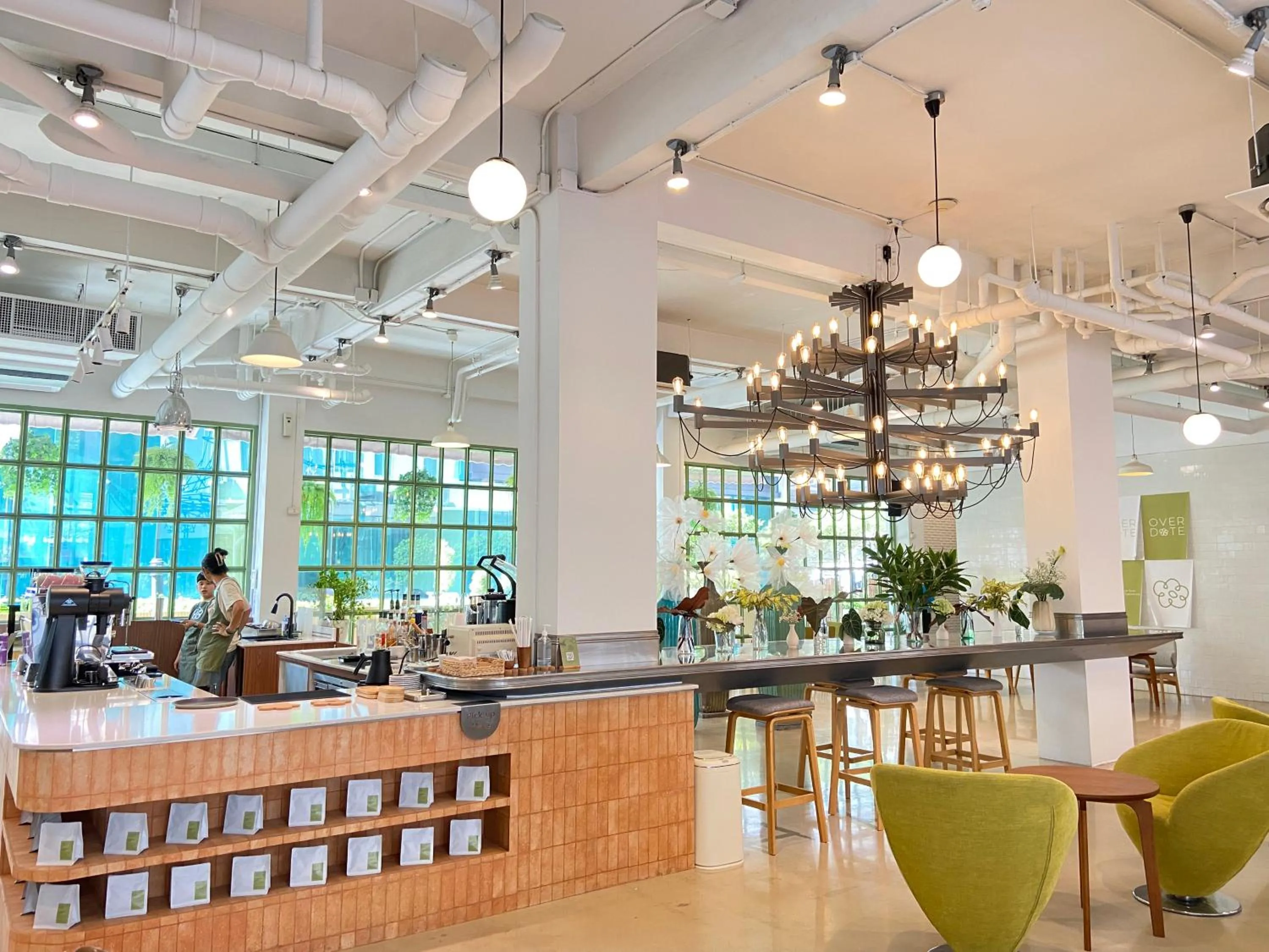 Restaurant/places to eat in Beat Hotel Bangkok