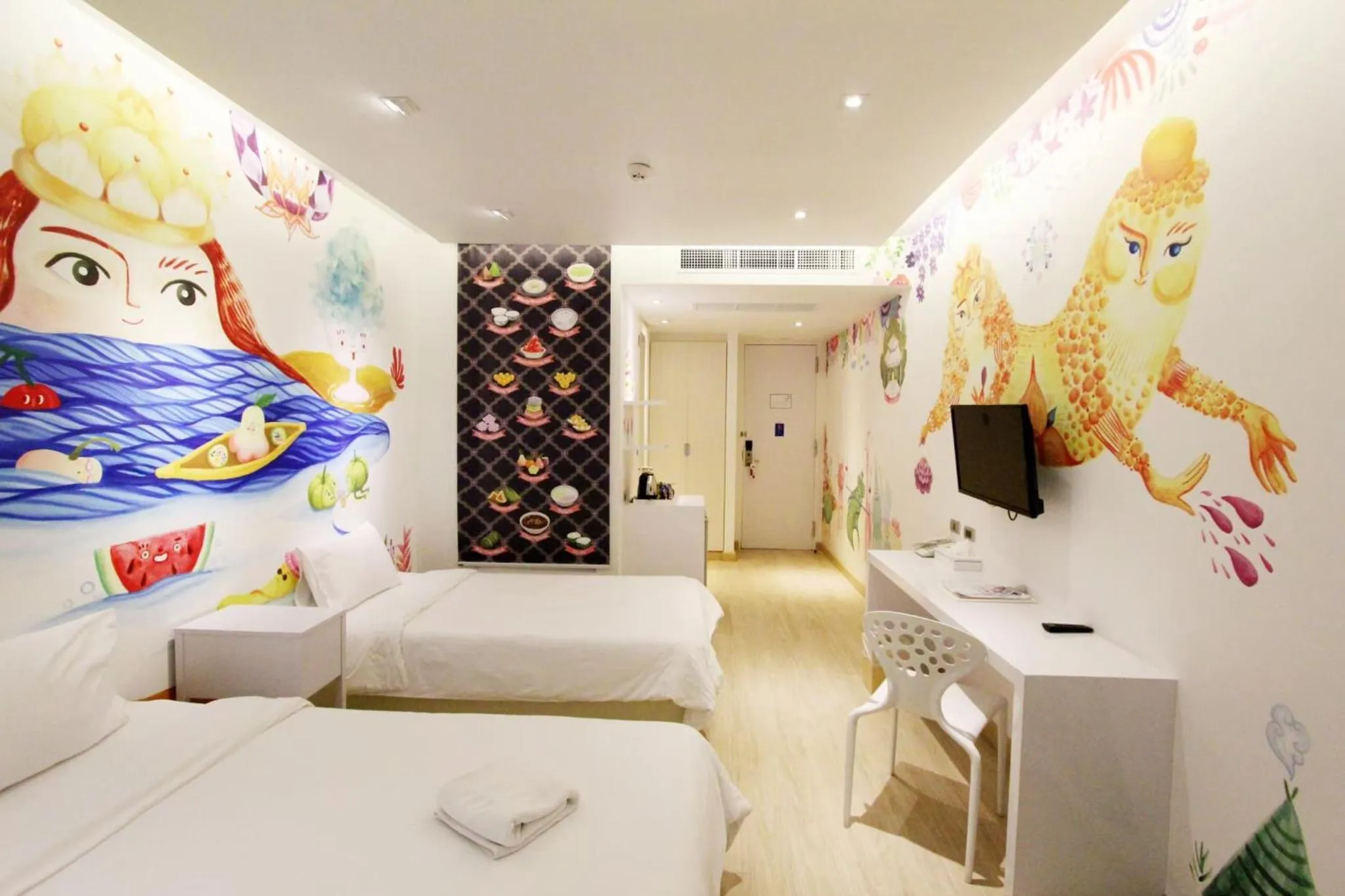 Bed in Beat Hotel Bangkok