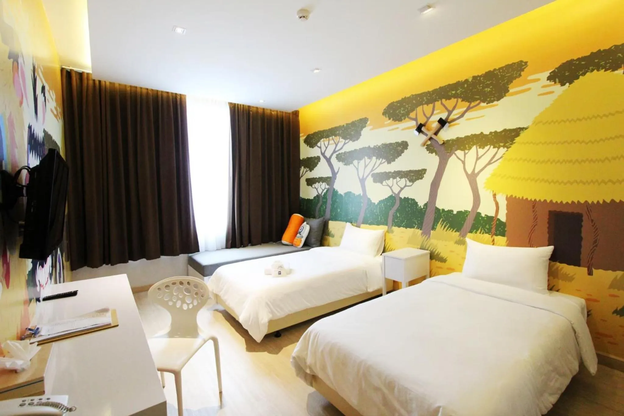 Bed in Beat Hotel Bangkok