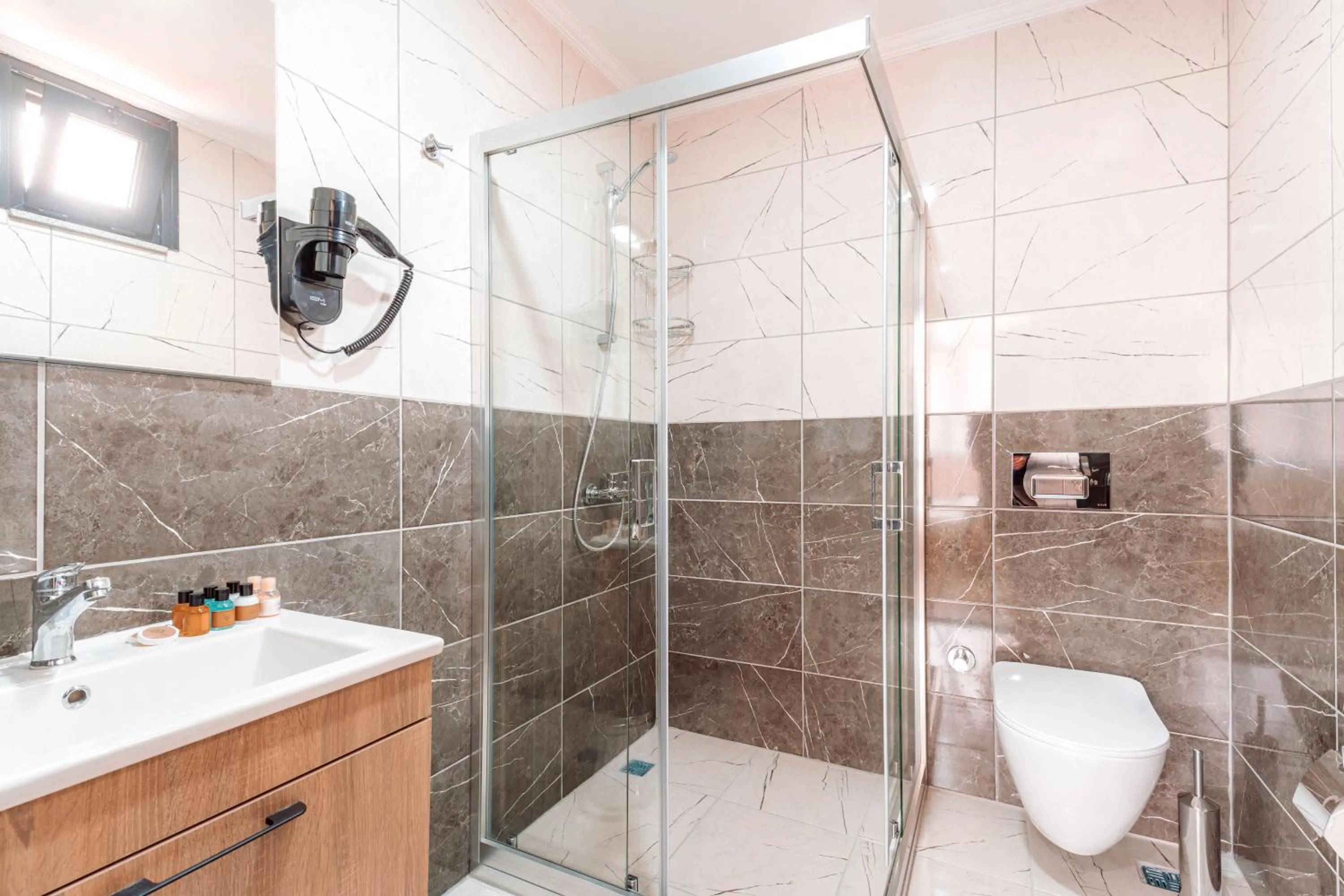 Shower in Lidzo Villa Butik Otel